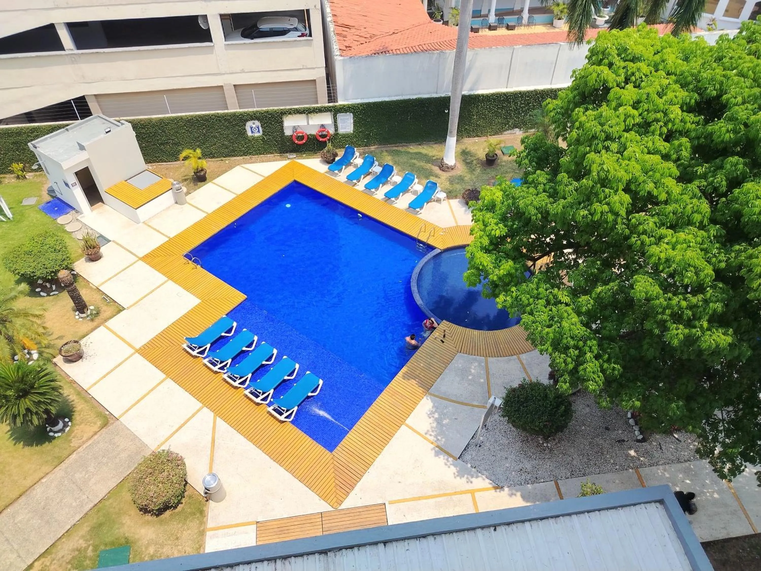 Swimming pool in Holiday Inn Express Villahermosa by IHG