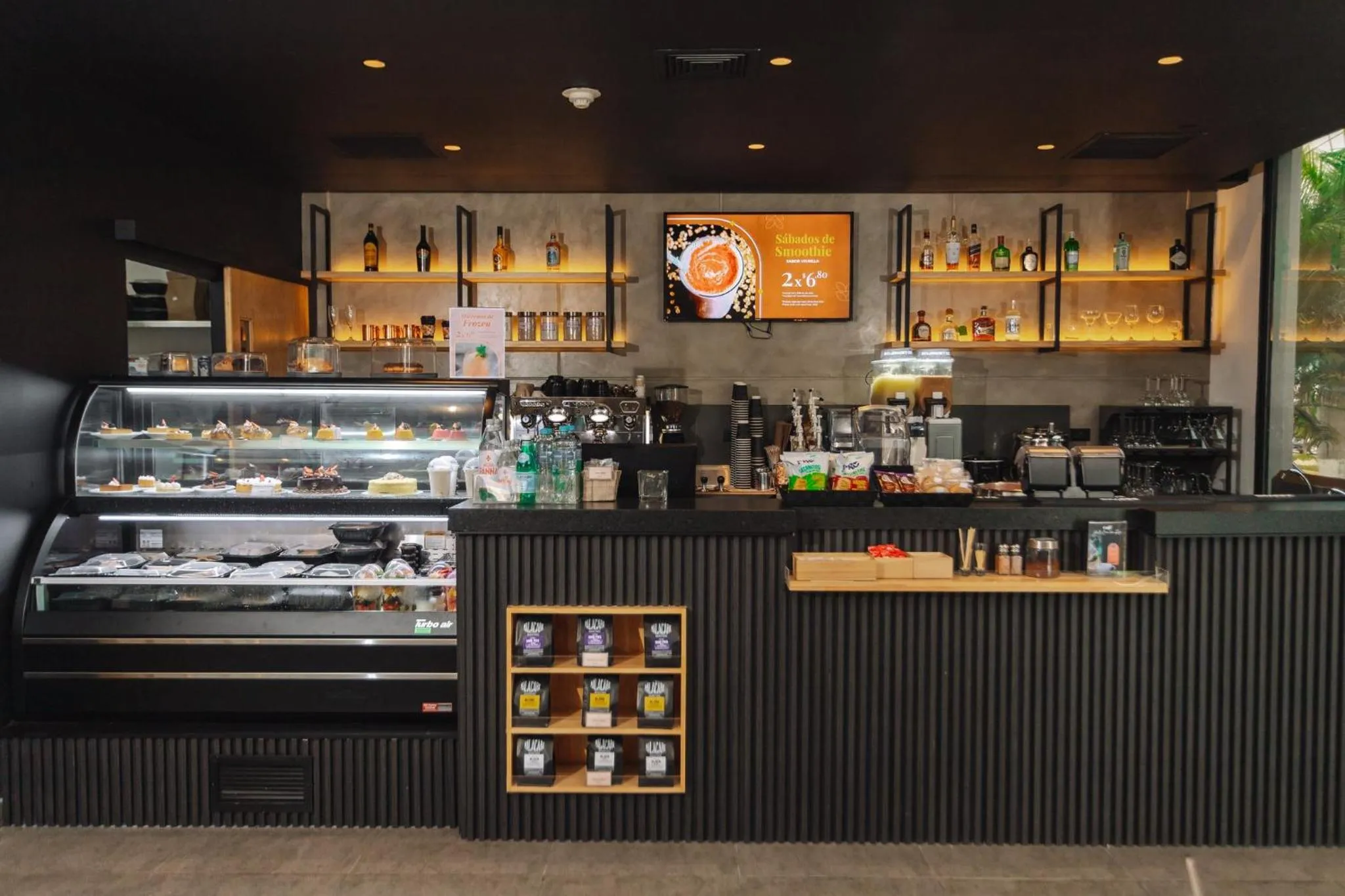 Restaurant/places to eat in Holiday Inn San Salvador by IHG