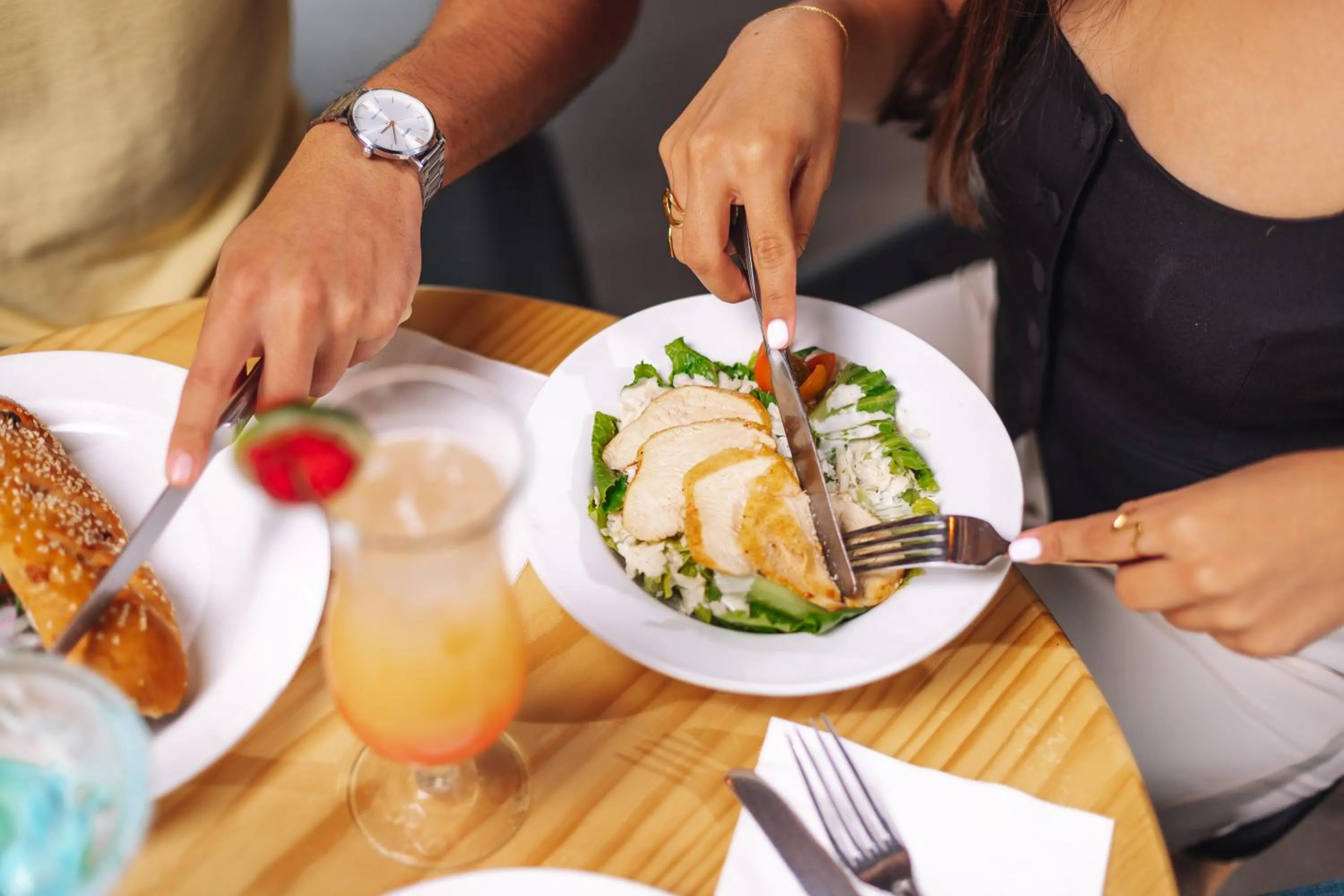 Restaurant/places to eat in Holiday Inn San Salvador by IHG