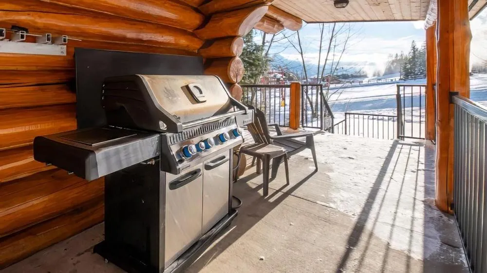 Snow Creek Cabins by Fernie Lodging Co