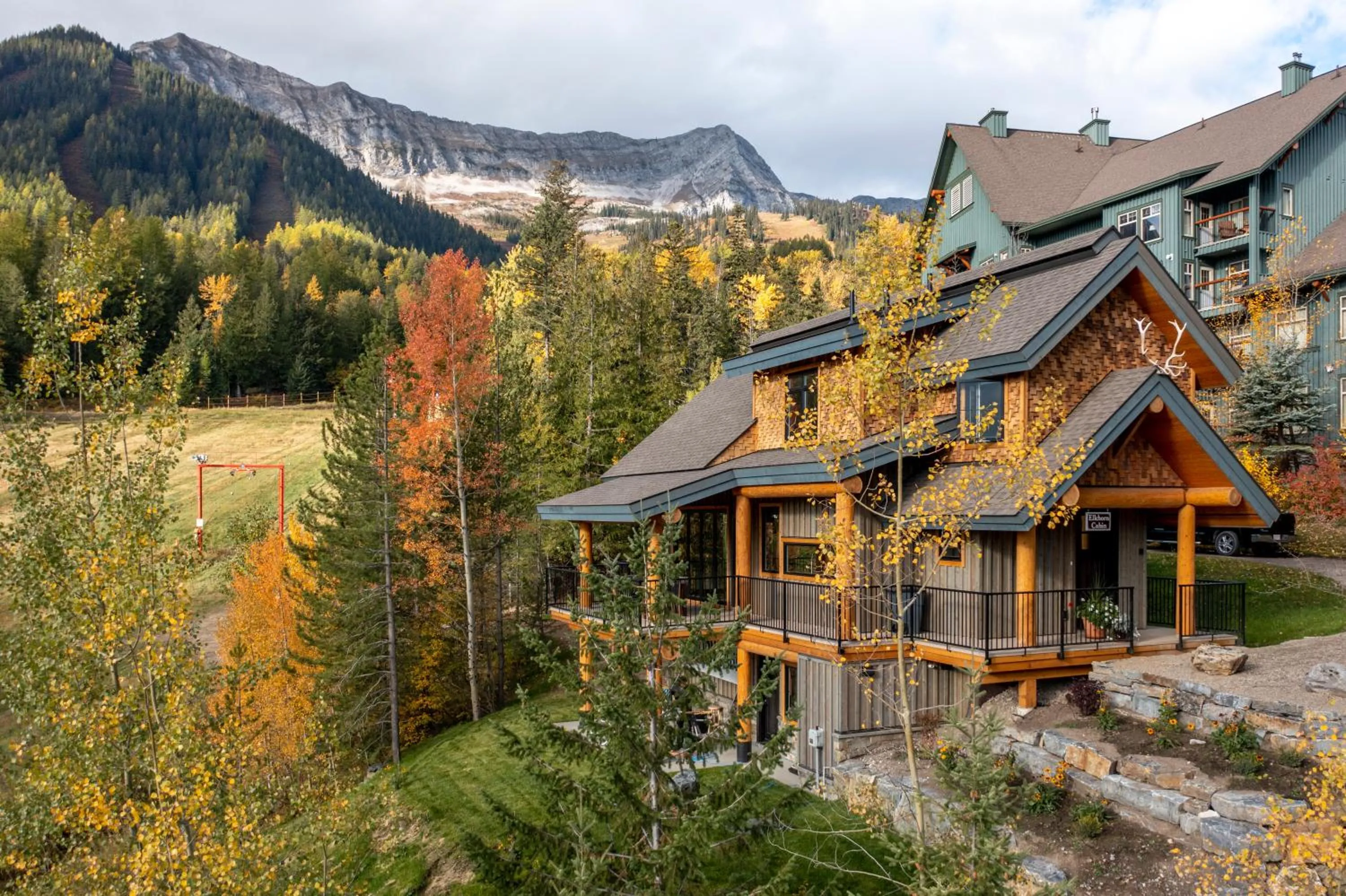 Snow Creek Cabins by Fernie Lodging Co