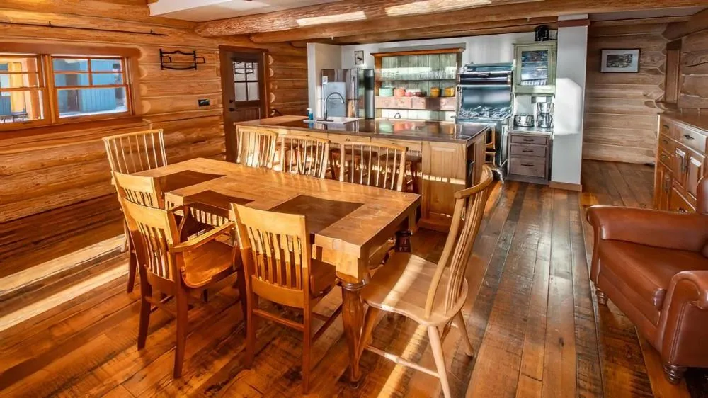 Snow Creek Cabins by Fernie Lodging Co