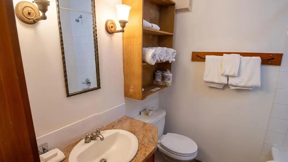 Snow Creek Cabins by Fernie Lodging Co