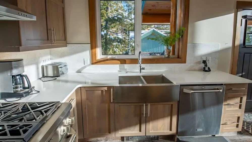 Snow Creek Cabins by Fernie Lodging Co