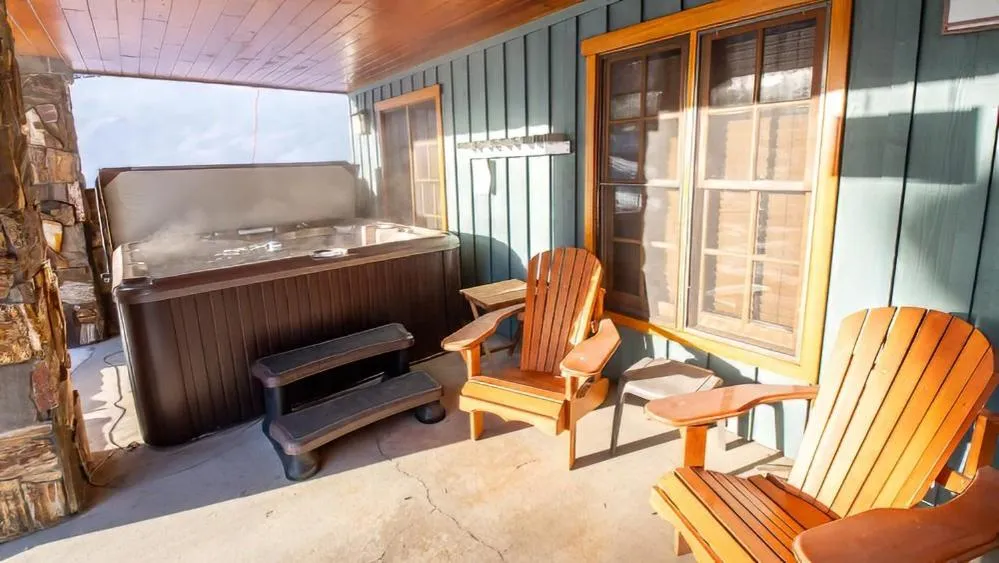 Snow Creek Cabins by Fernie Lodging Co