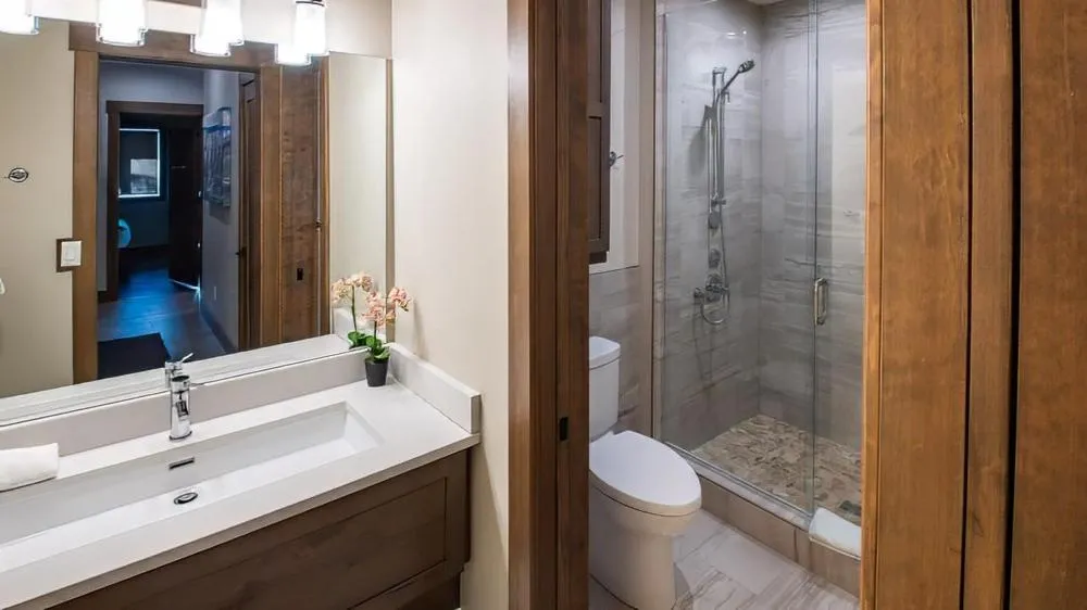 Snow Creek Cabins by Fernie Lodging Co