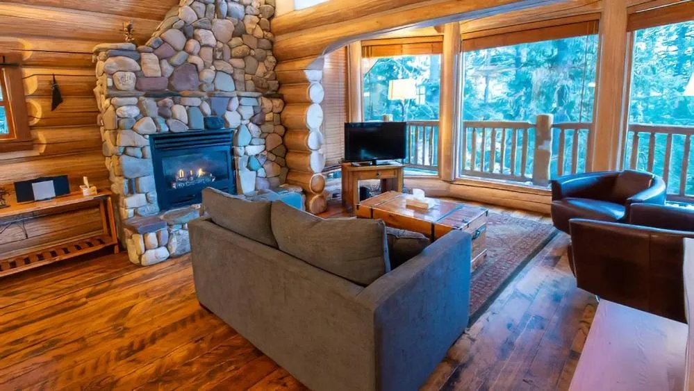 Snow Creek Cabins by Fernie Lodging Co