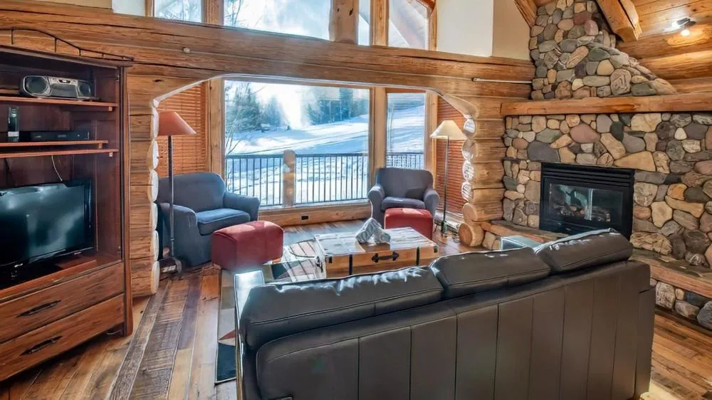 Snow Creek Cabins by Fernie Lodging Co