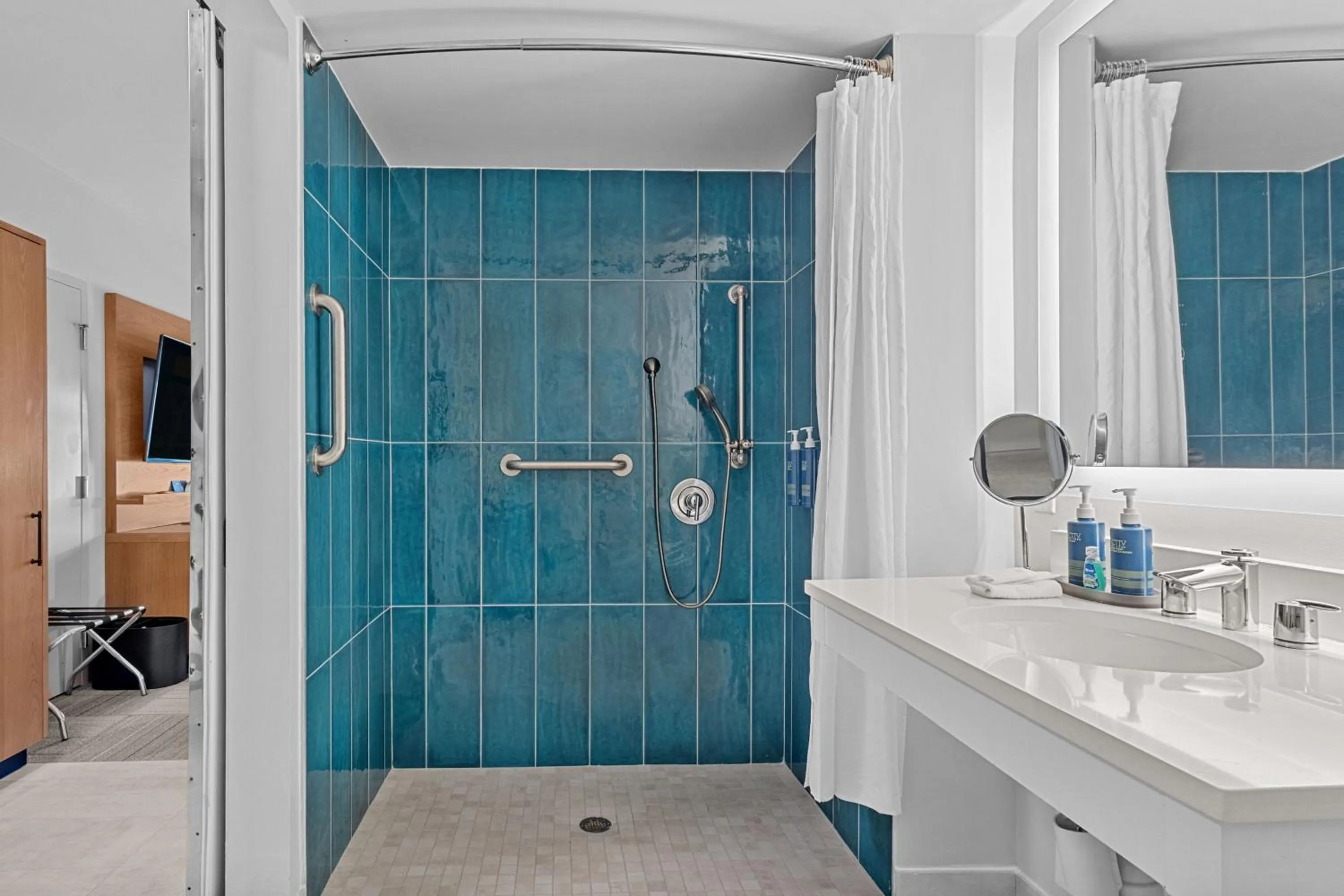 Bathroom in Four Points by Sheraton Punta Gorda Harborside