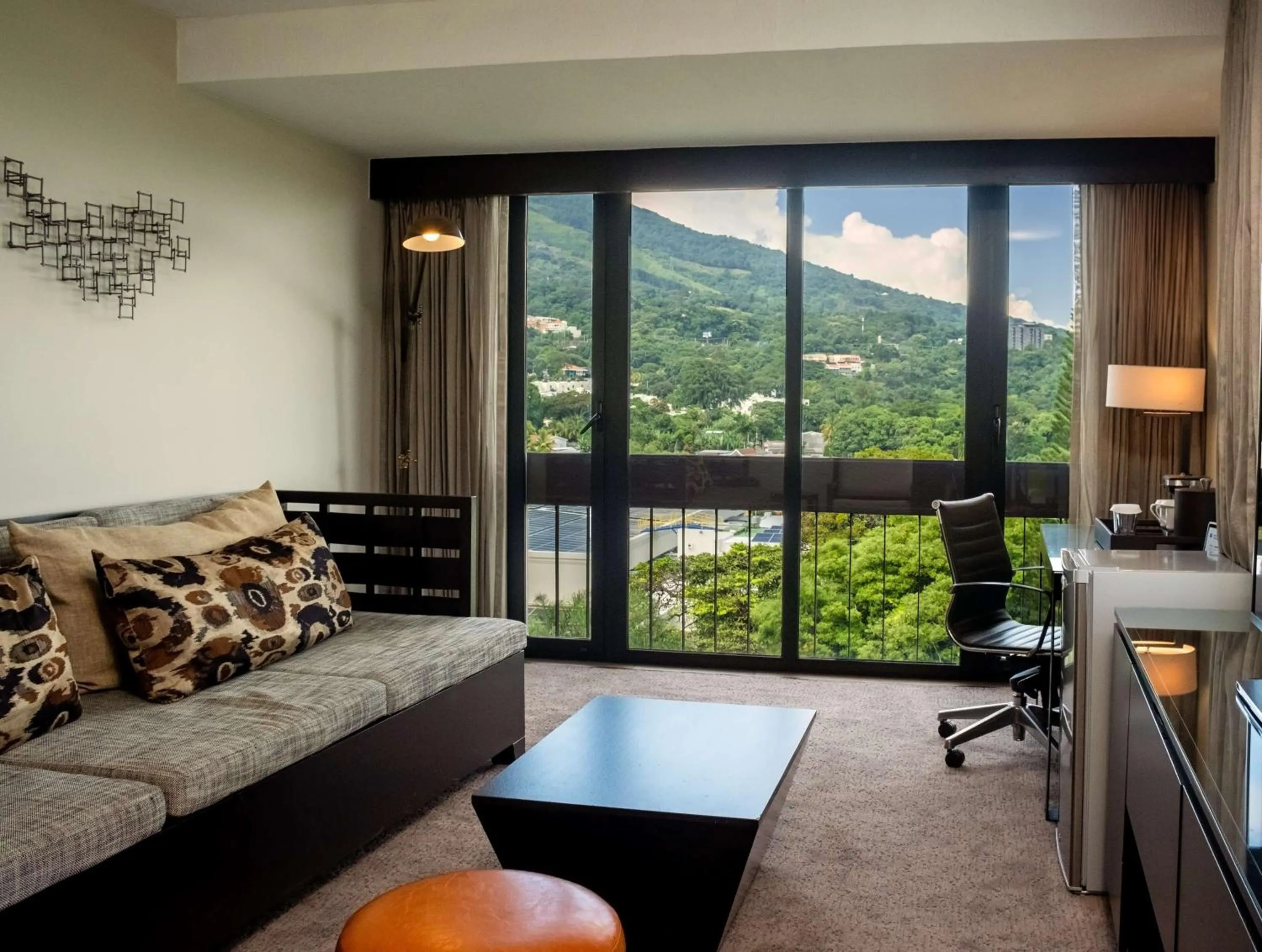 Living room in Hilton San Salvador