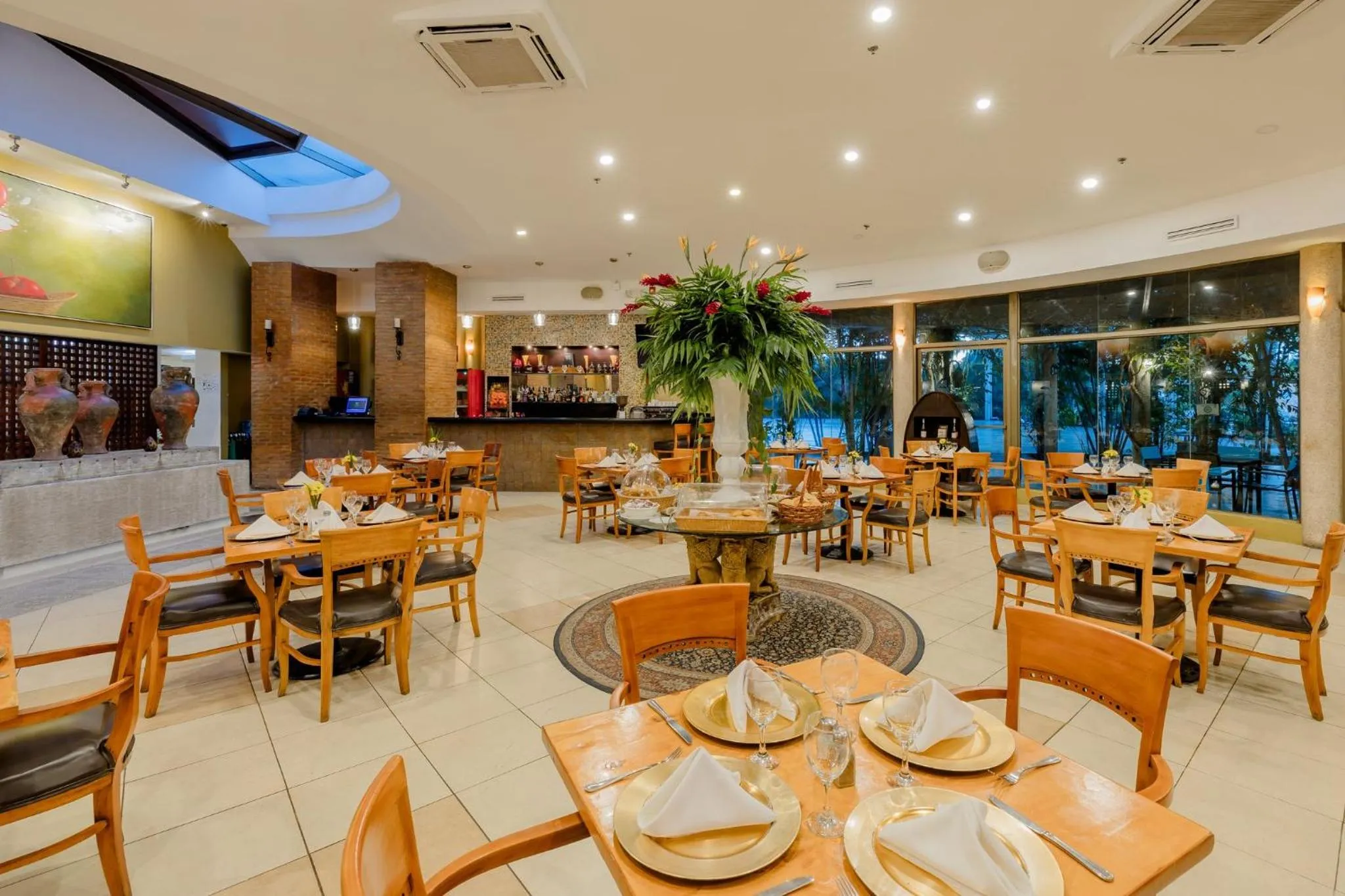 Restaurant/places to eat in Holiday Inn Convention Center by IHG