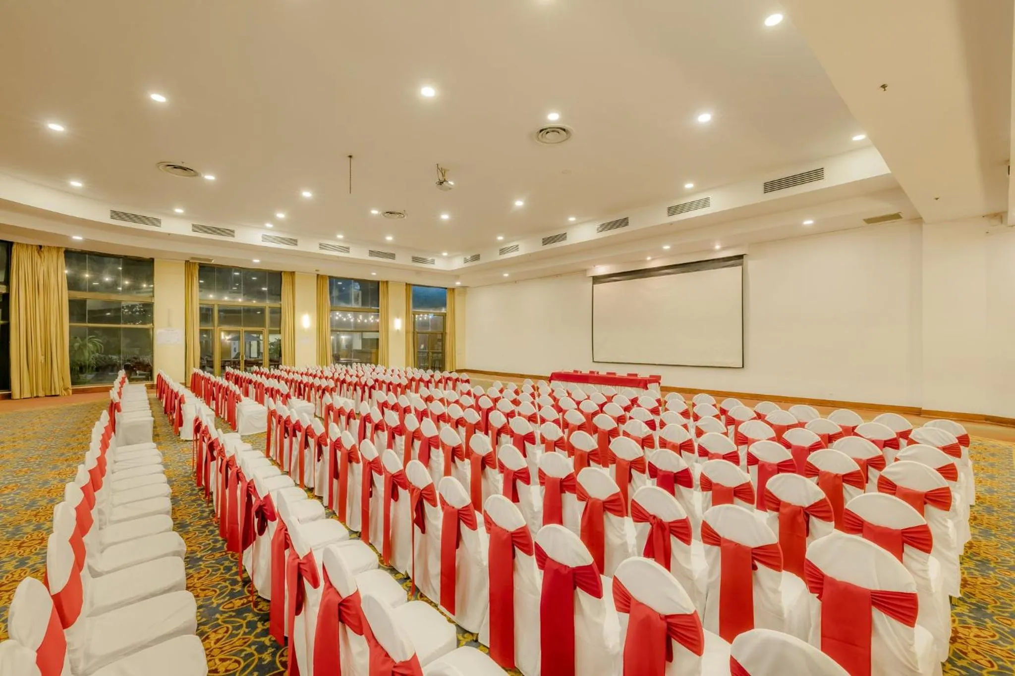 Meeting/conference room in Holiday Inn Convention Center by IHG