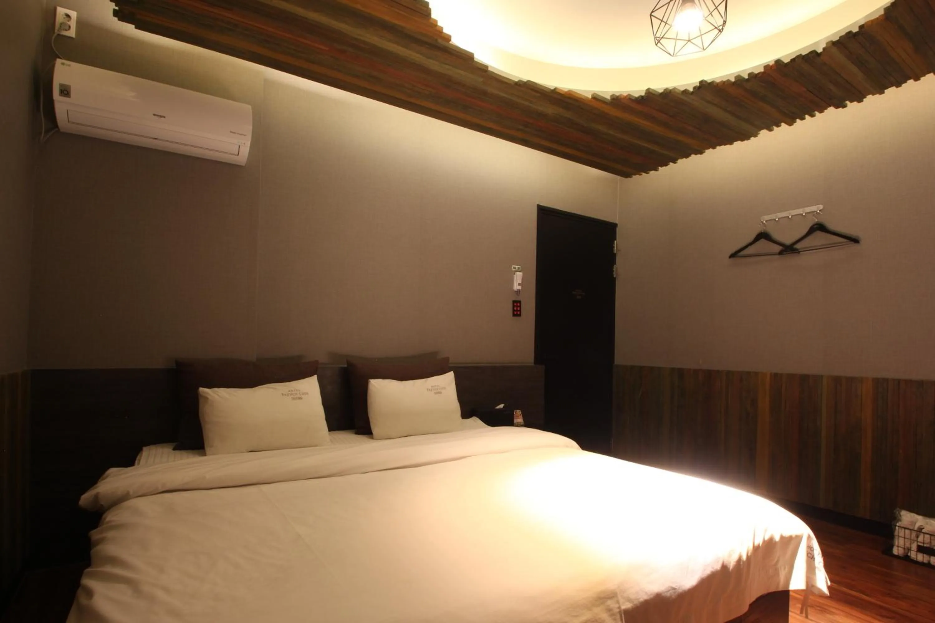 Bed in French code Hotel