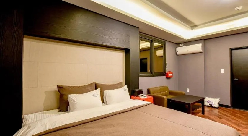 Bed in French code Hotel