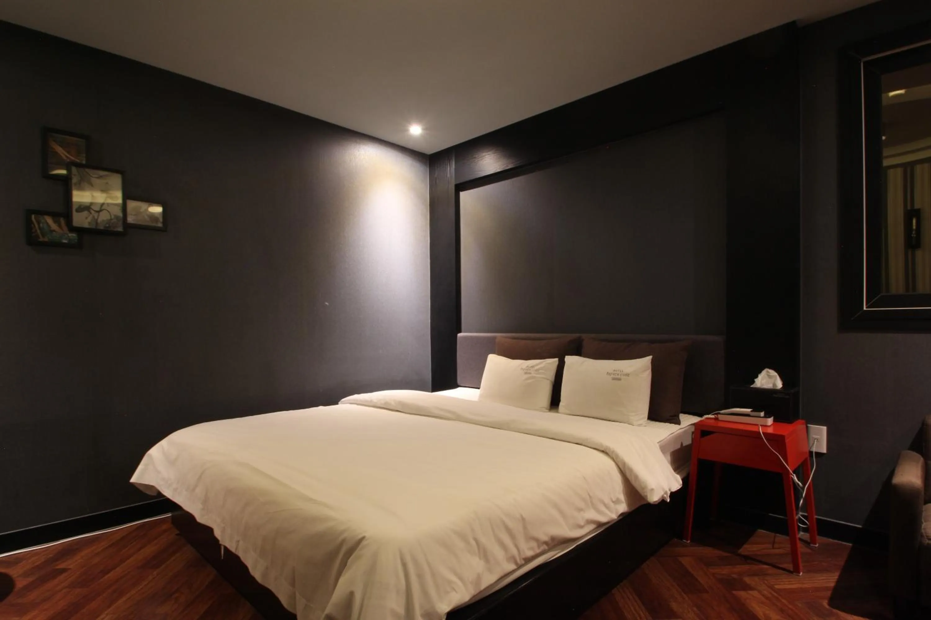 Bed in French code Hotel