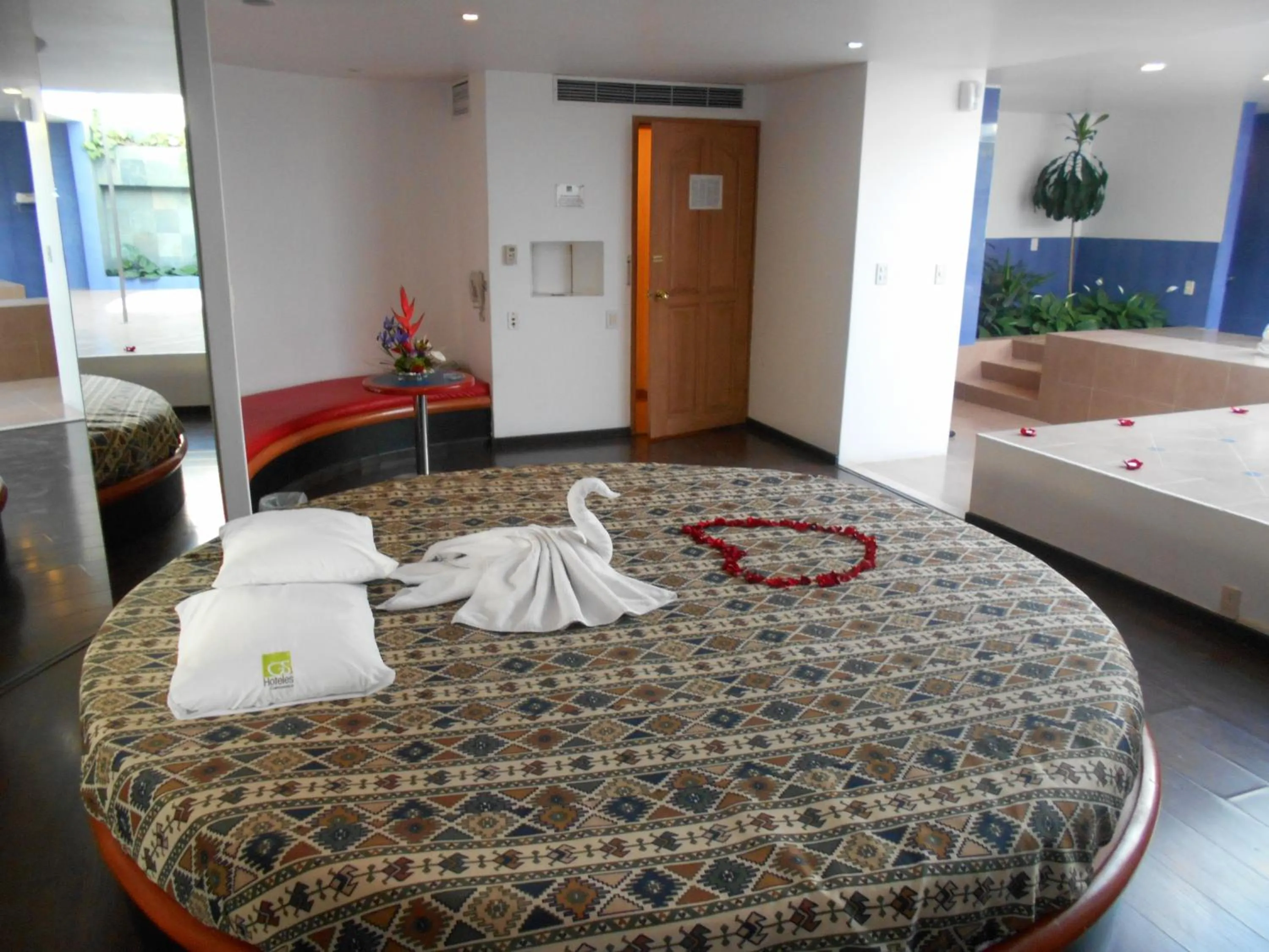 Bed in GS Cuernavaca Drive Inn - Adults Only