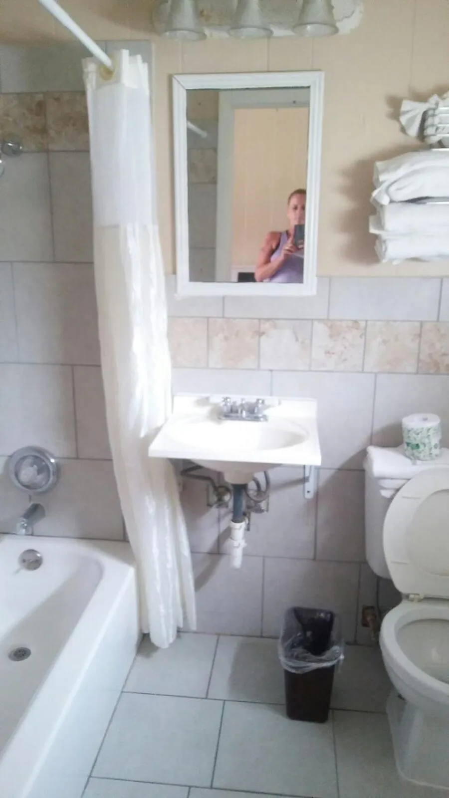 Shower in Garden Inn & Suites New Braunfels