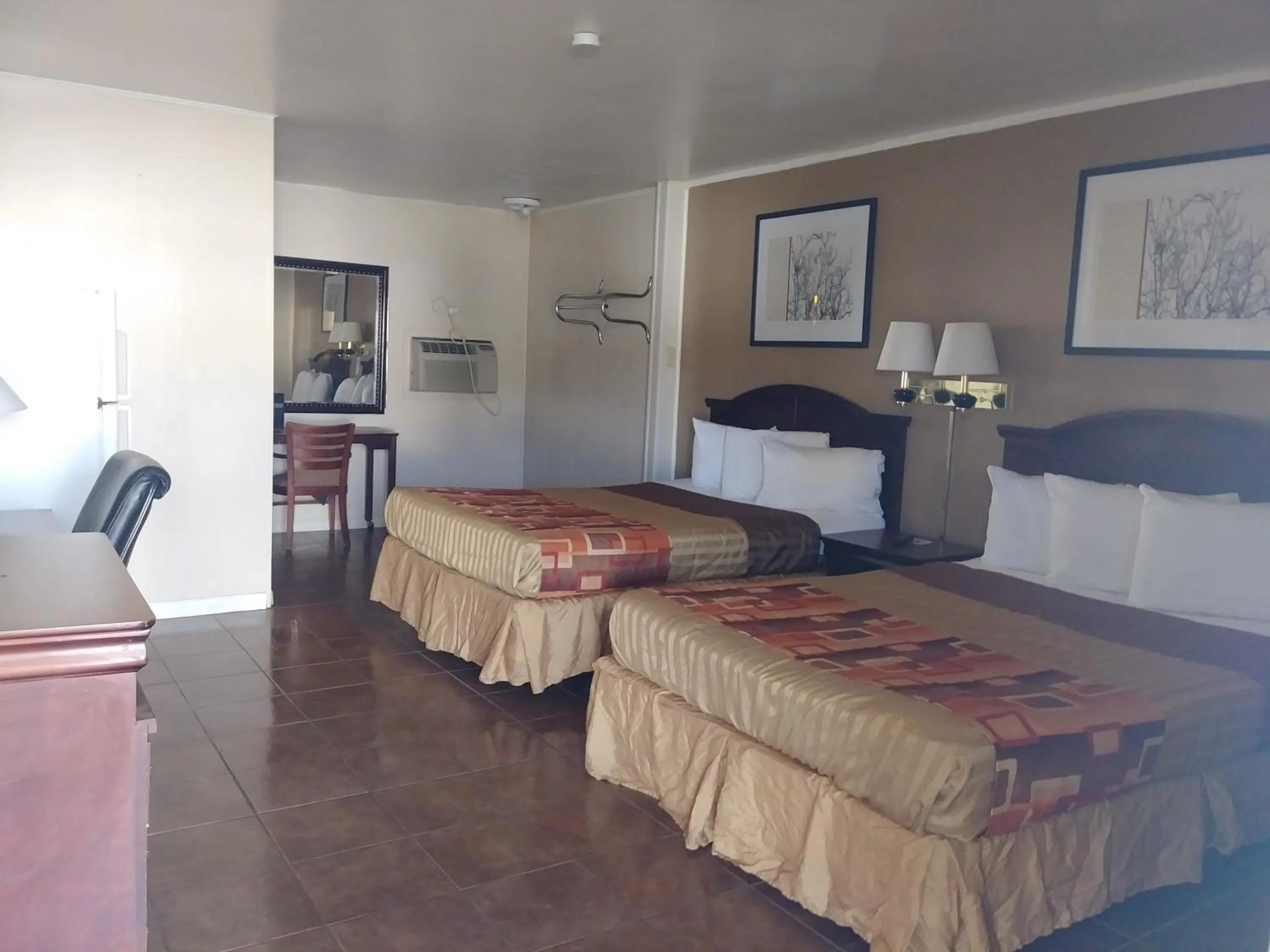 Bed in Garden Inn & Suites New Braunfels