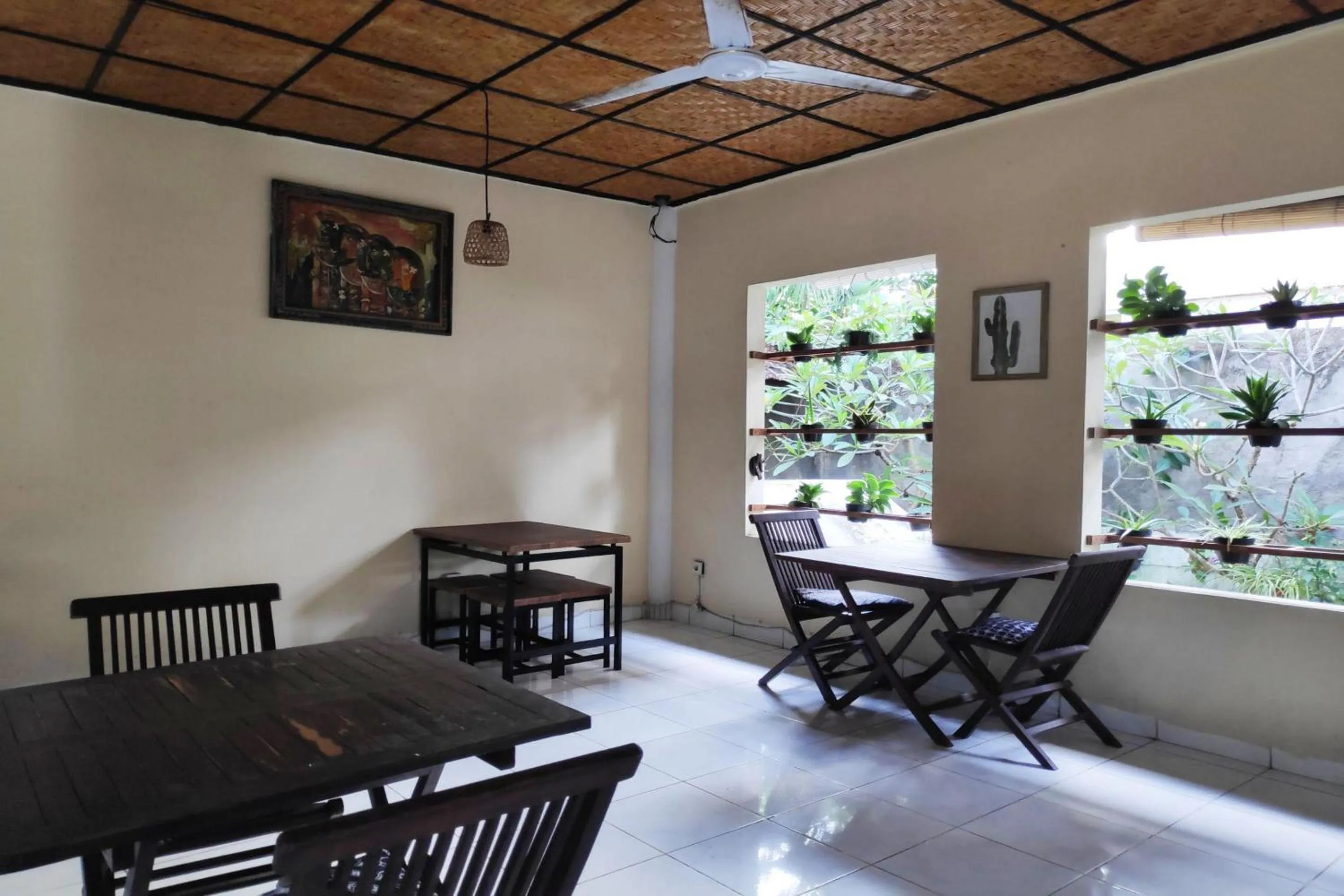 Restaurant/places to eat in Villa Puri Royan Jimbaran