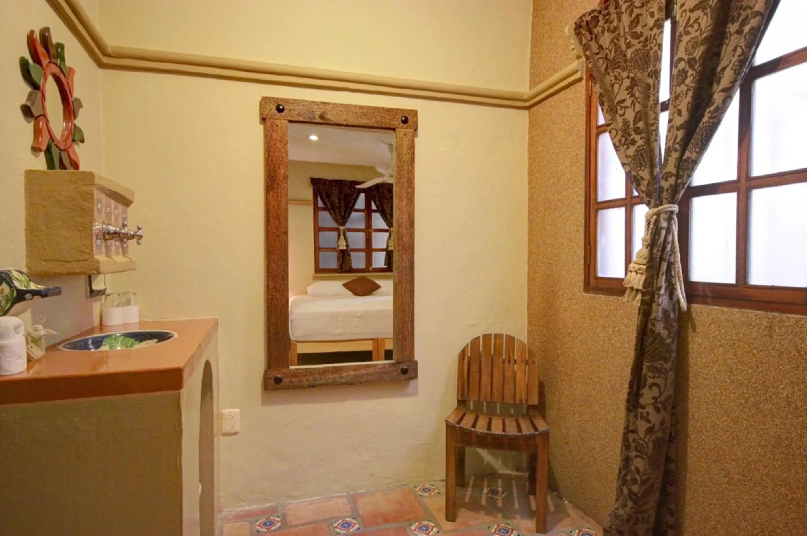 Decorative detail in Hotel Cielo