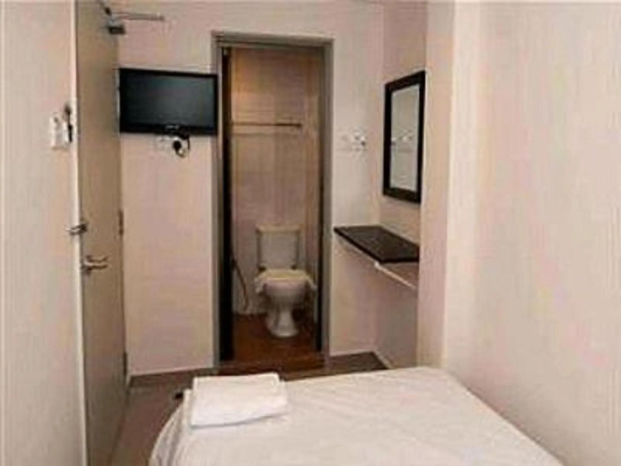 Photo of the whole room, Bed in Hotel A-One