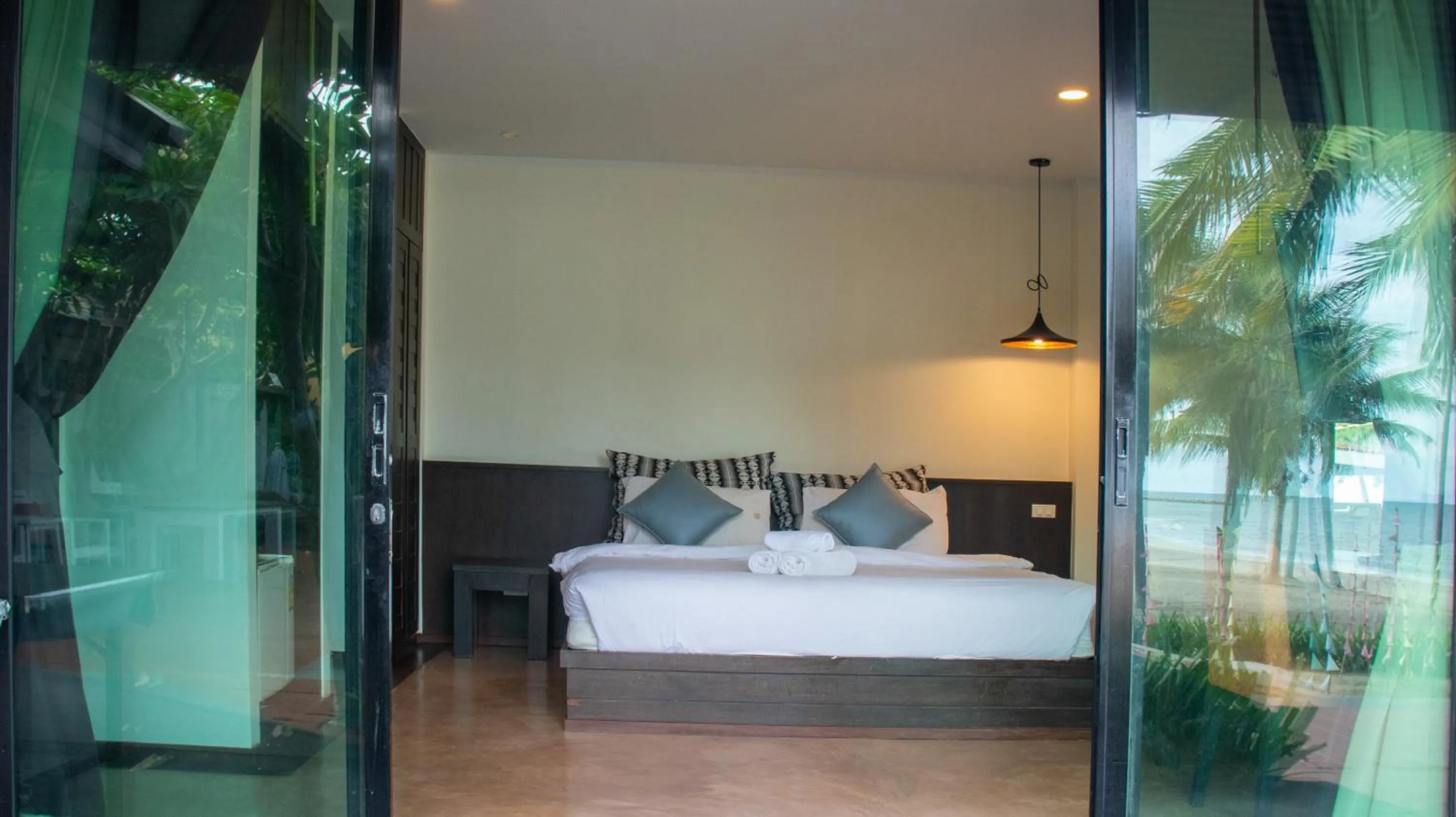 Bed in Chidlom Resort