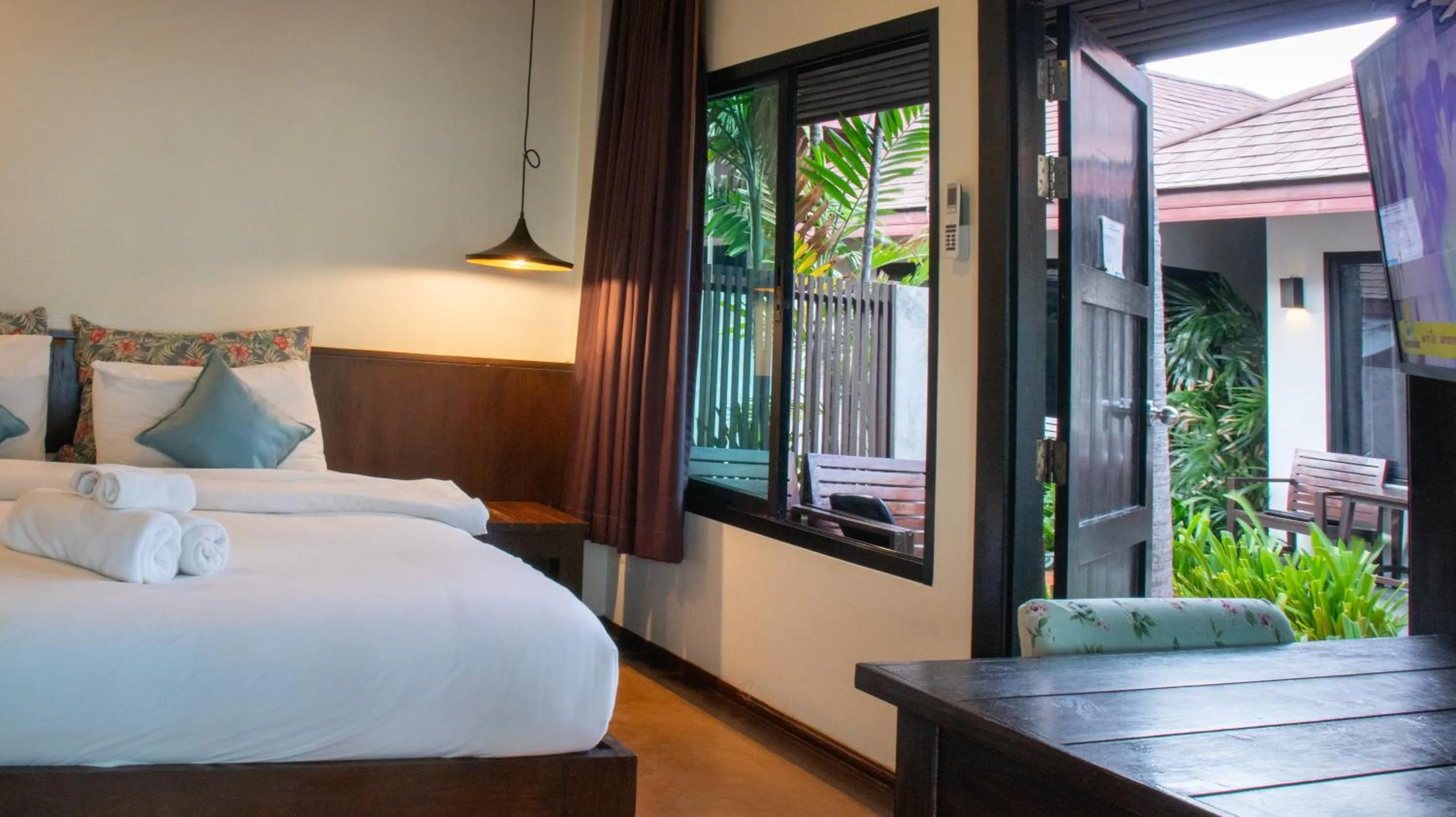 Bed in Chidlom Resort