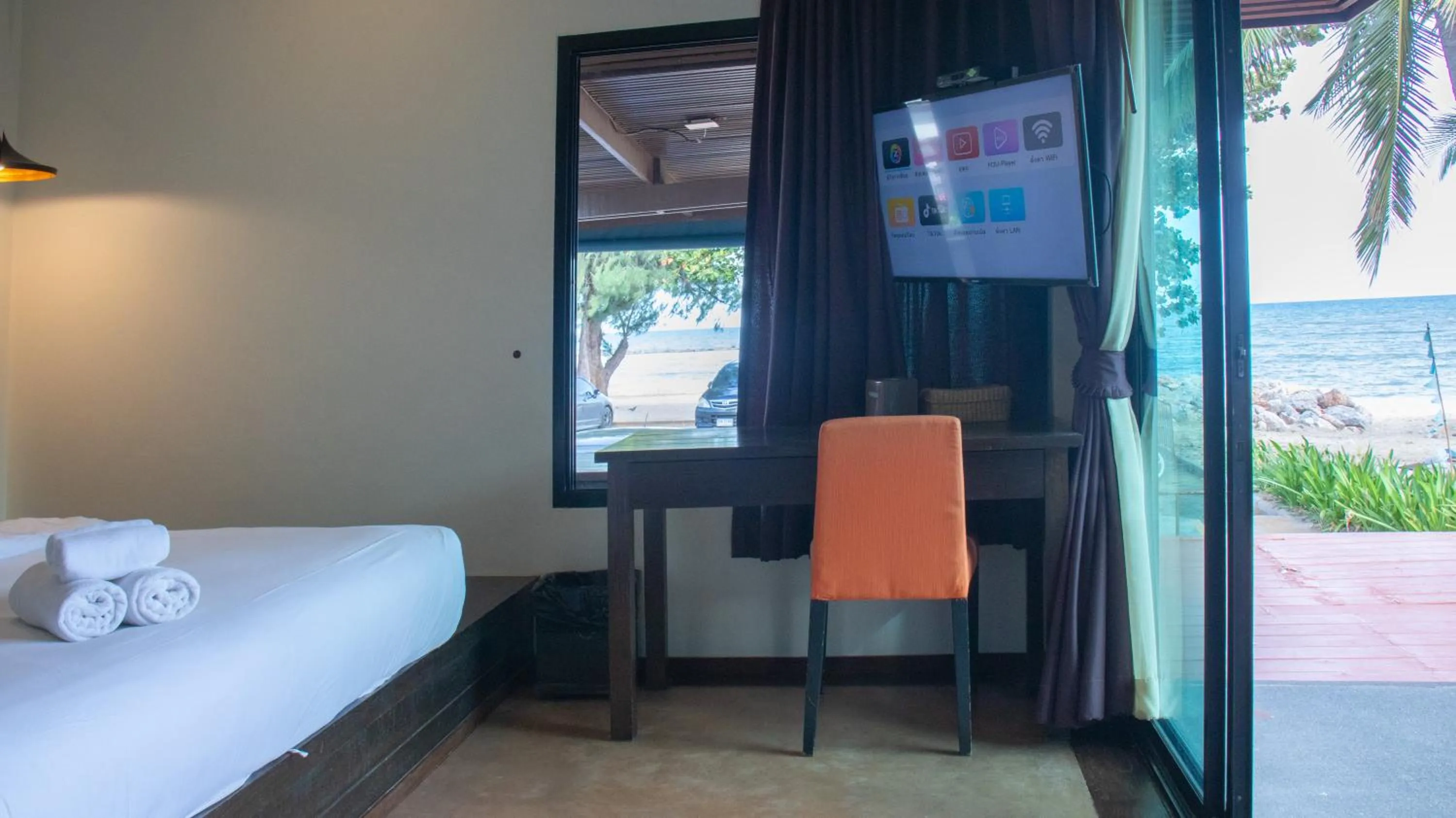 Bed in Chidlom Resort