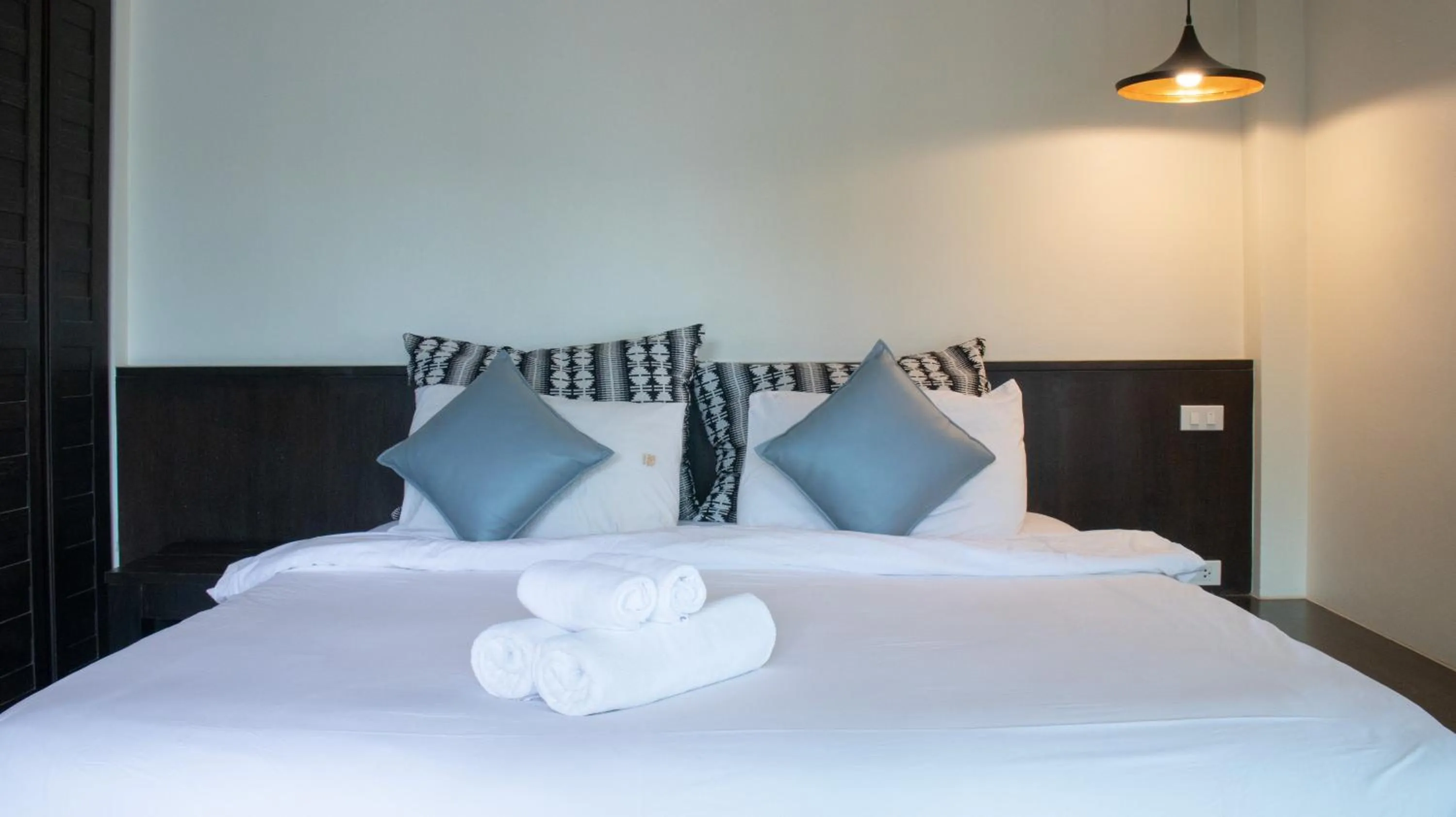 Bed in Chidlom Resort