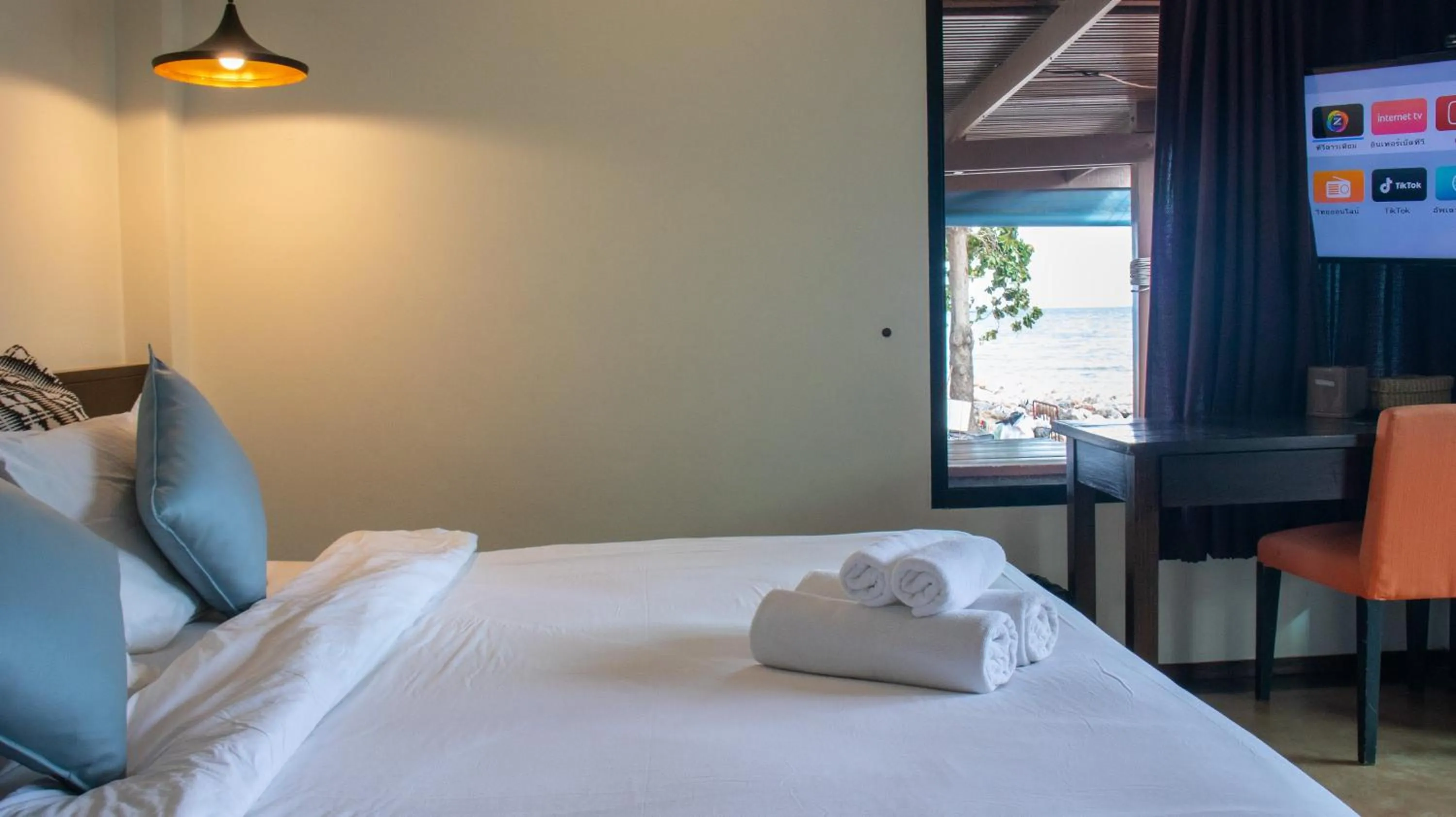 Bed in Chidlom Resort