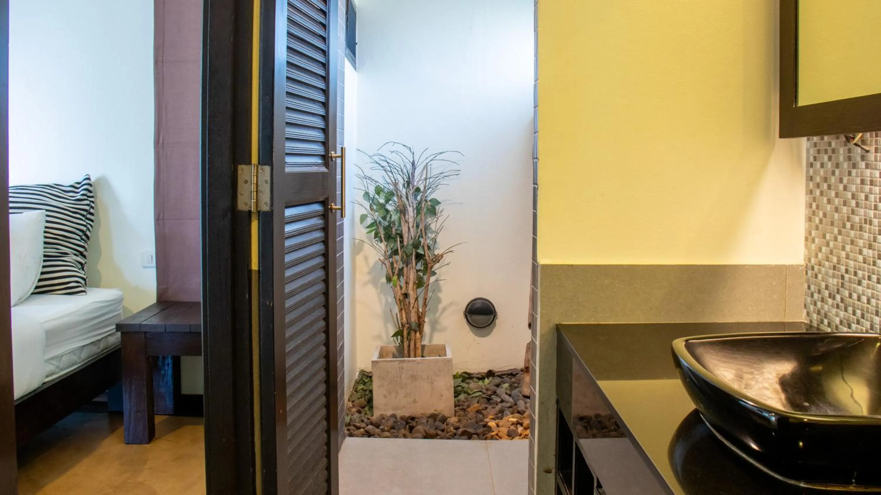 Bed in Chidlom Resort