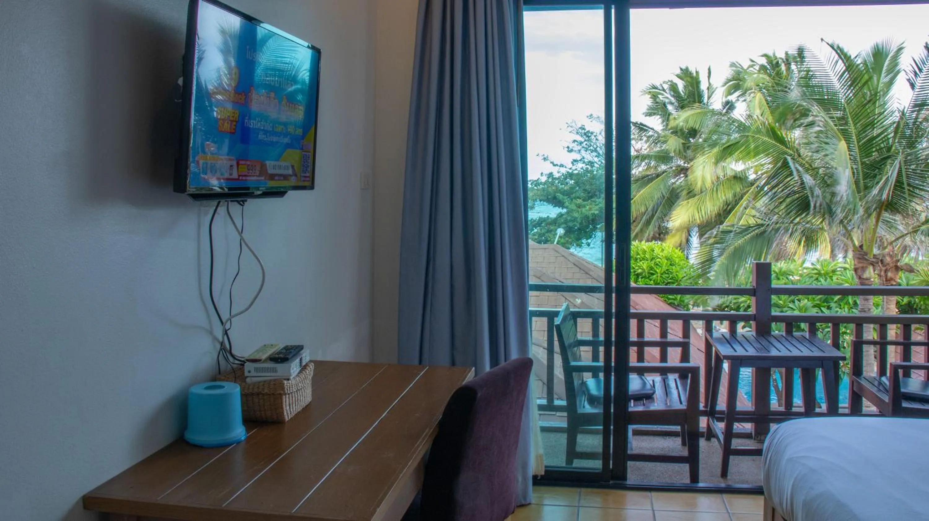 Bed in Chidlom Resort