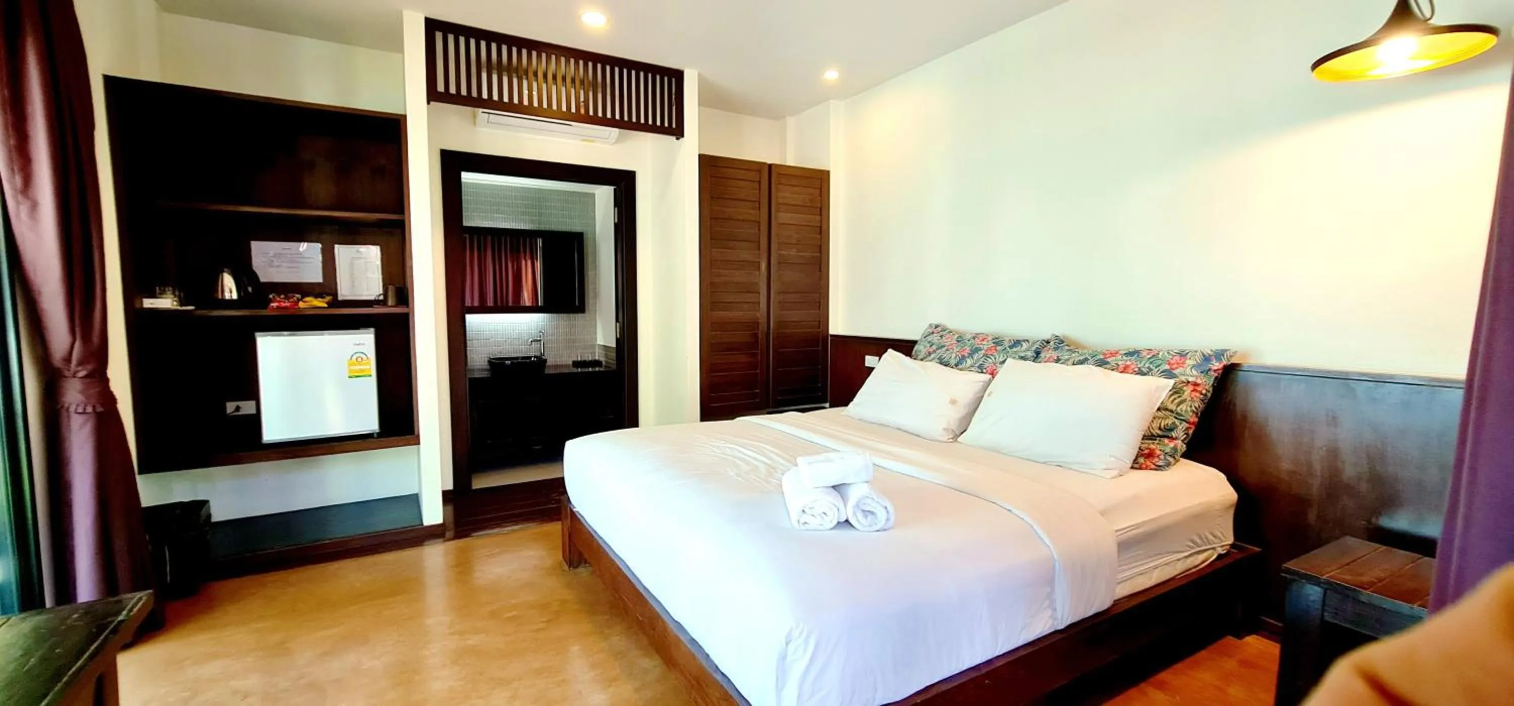 Bed in Chidlom Resort