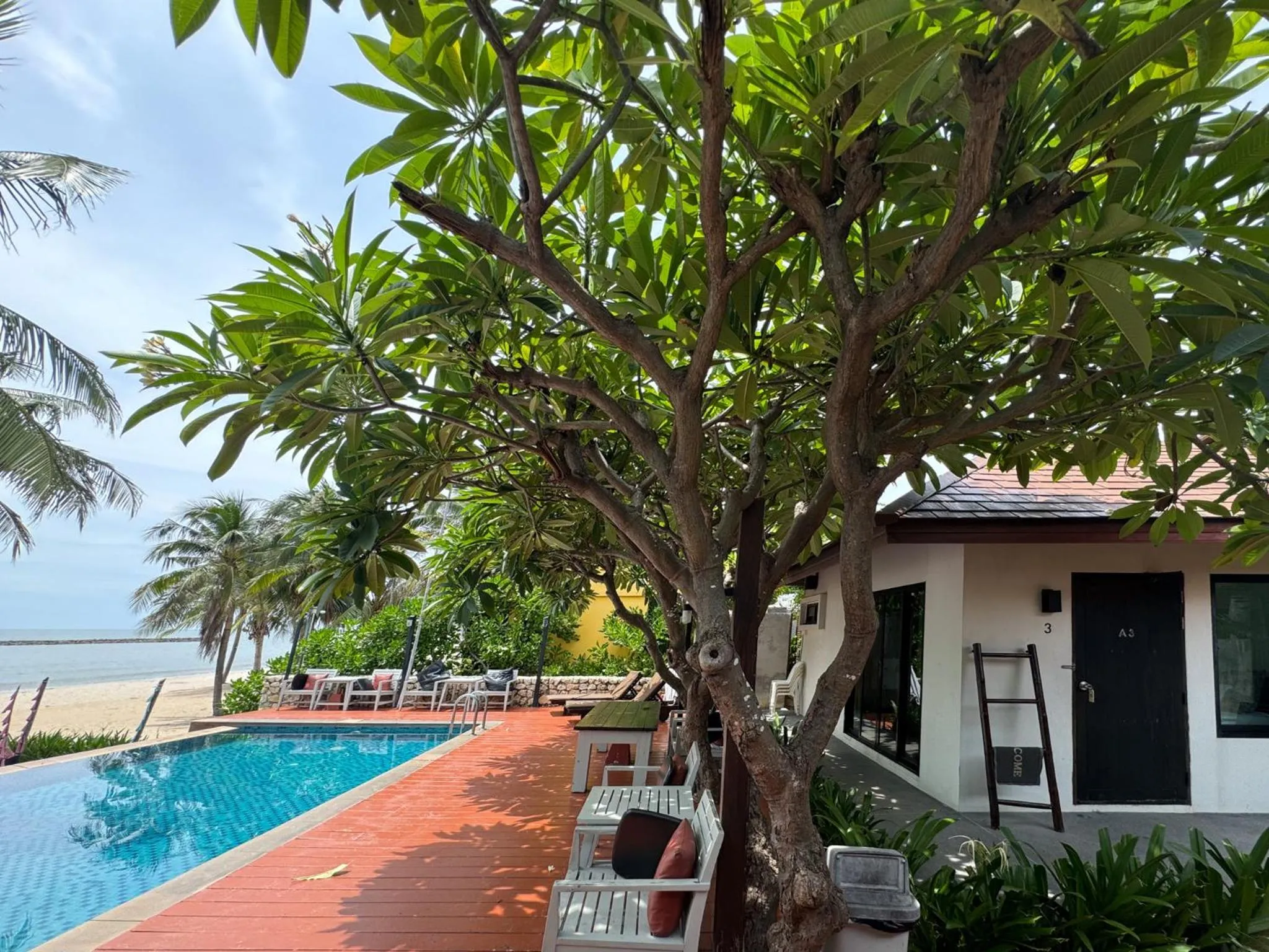 Swimming pool in Chidlom Resort