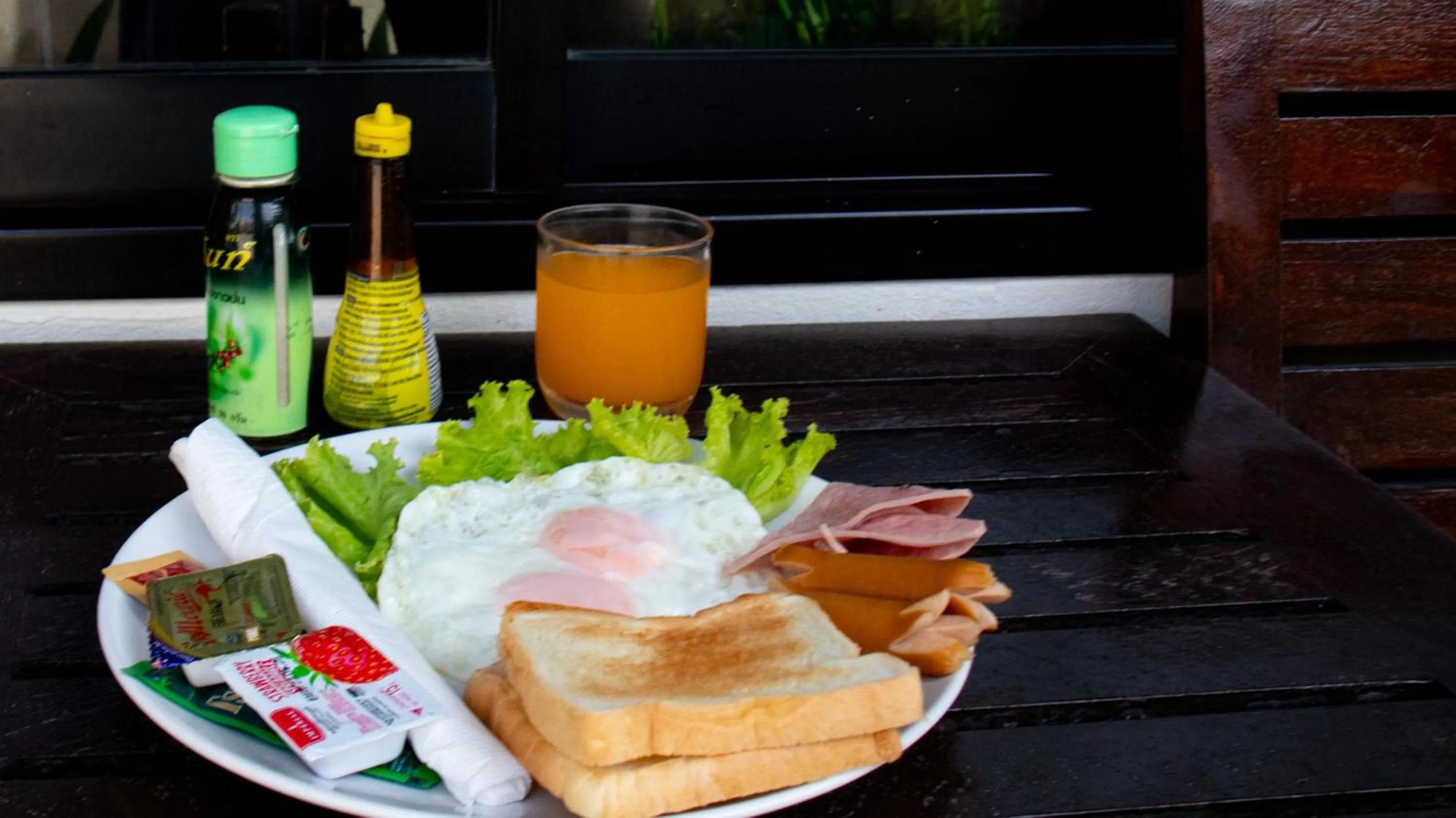 Breakfast in Chidlom Resort