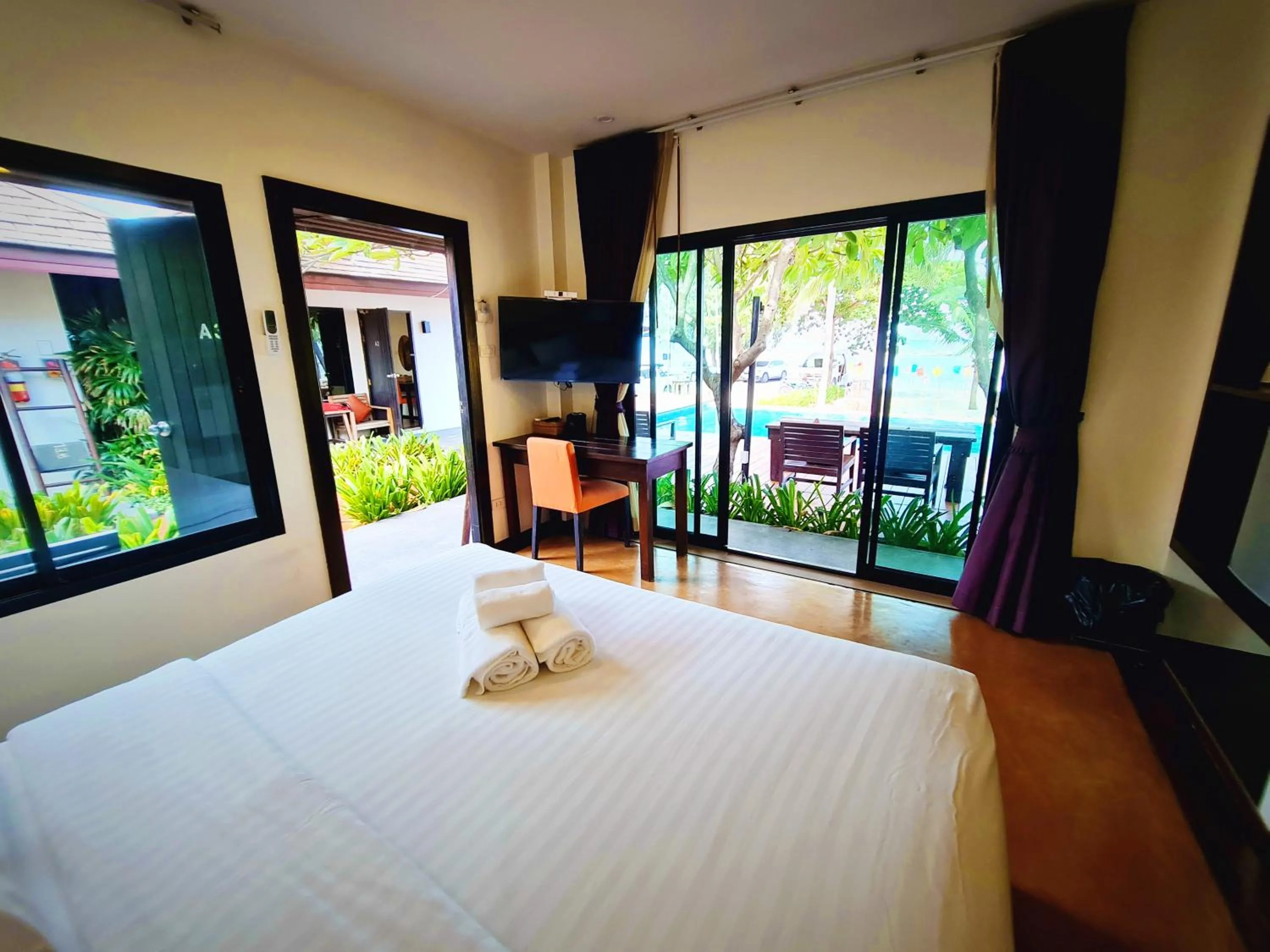 Bed in Chidlom Resort