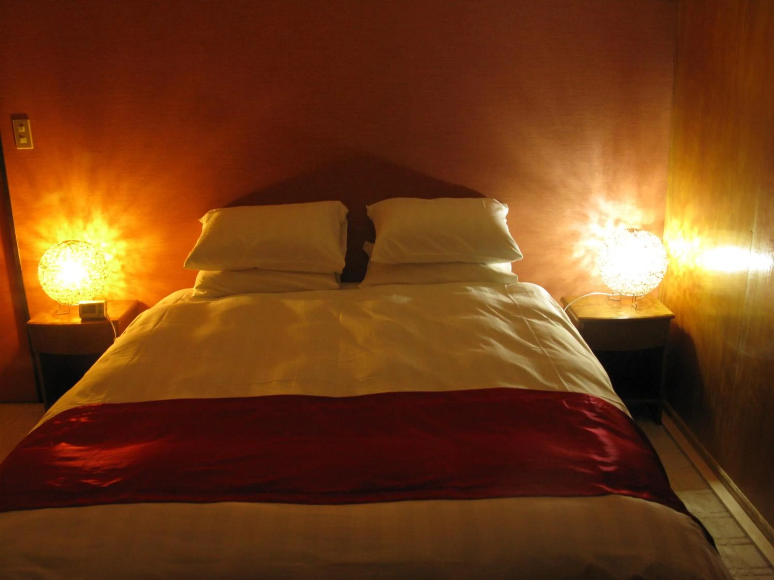 Bed in White Horse Hotel