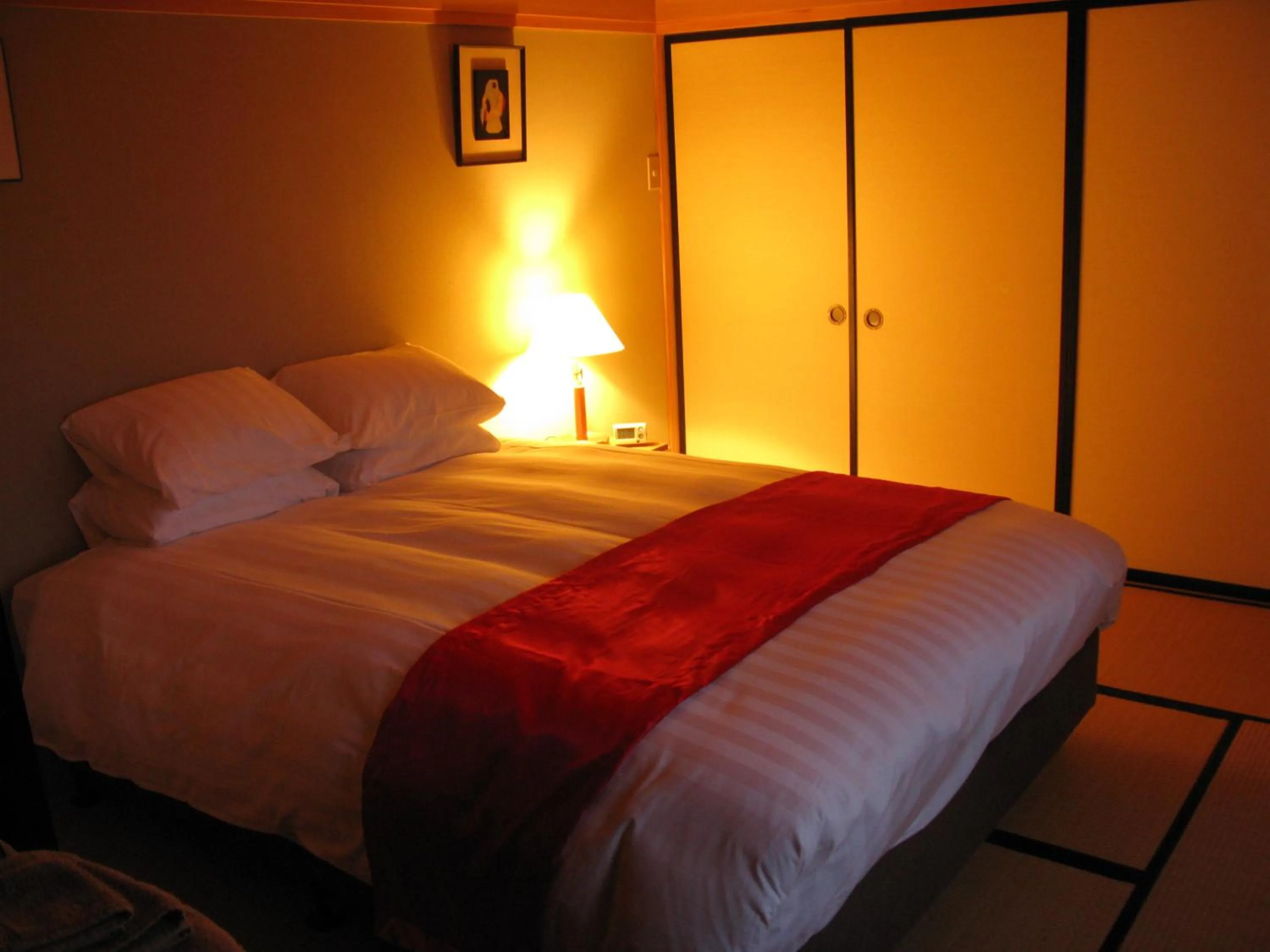 Bed in White Horse Hotel