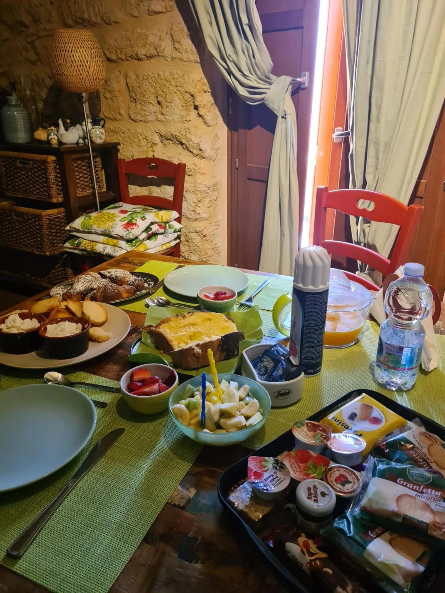 Food and drinks in Aljama - Downtown B&B