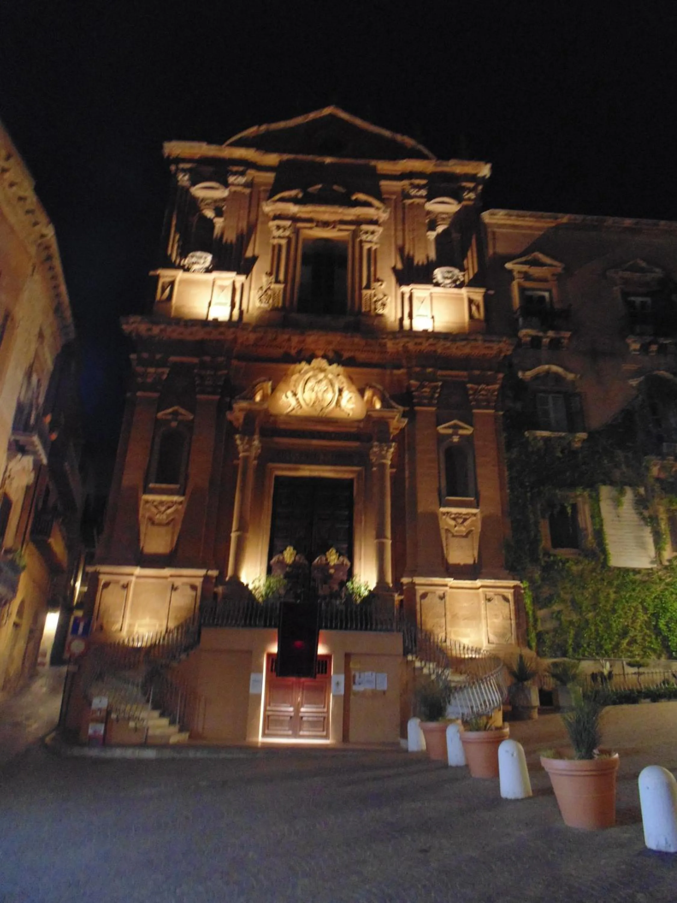 Nearby landmark in Aljama - Downtown B&B