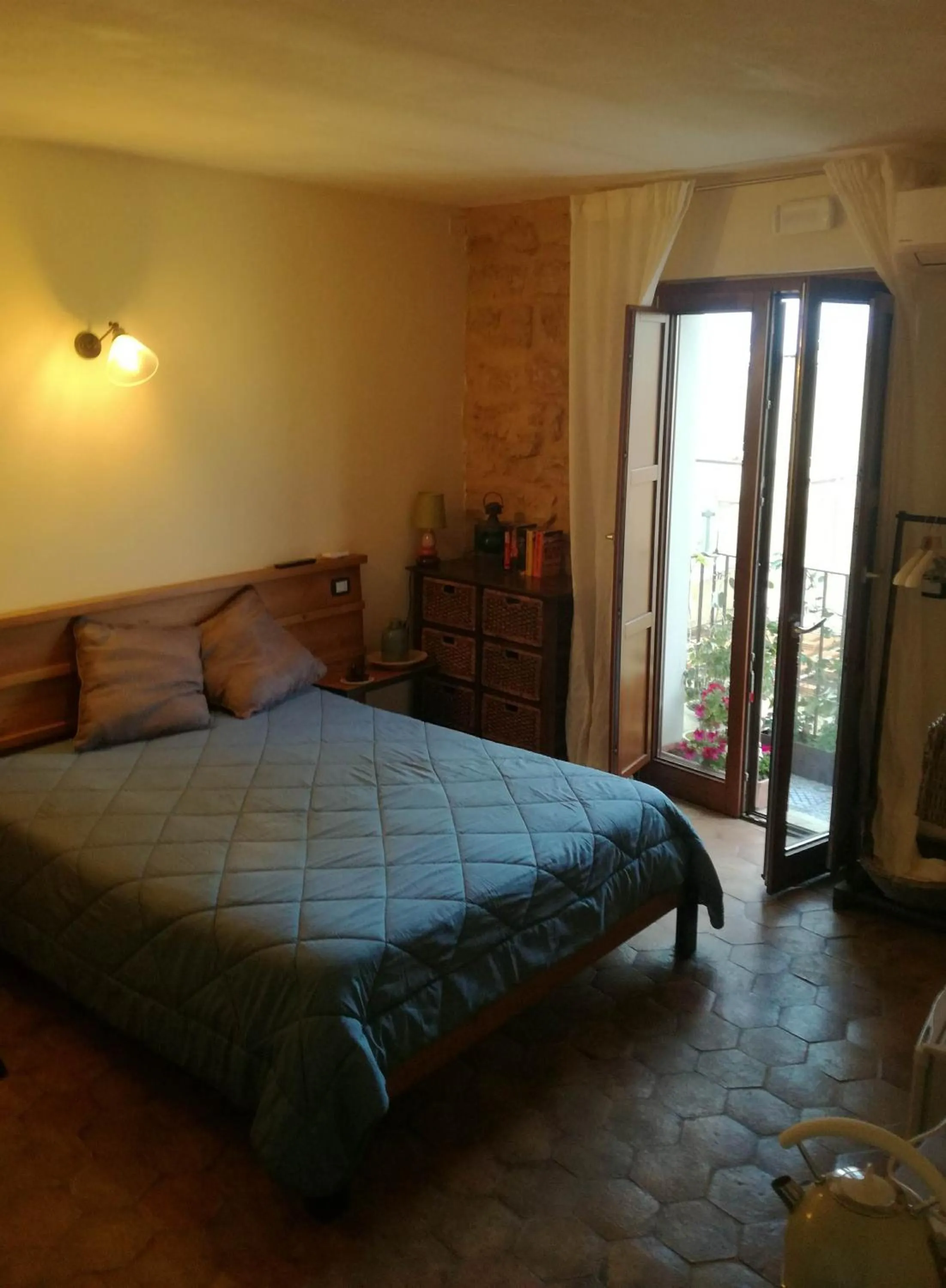 Balcony/Terrace, Bed in Aljama - Downtown B&B