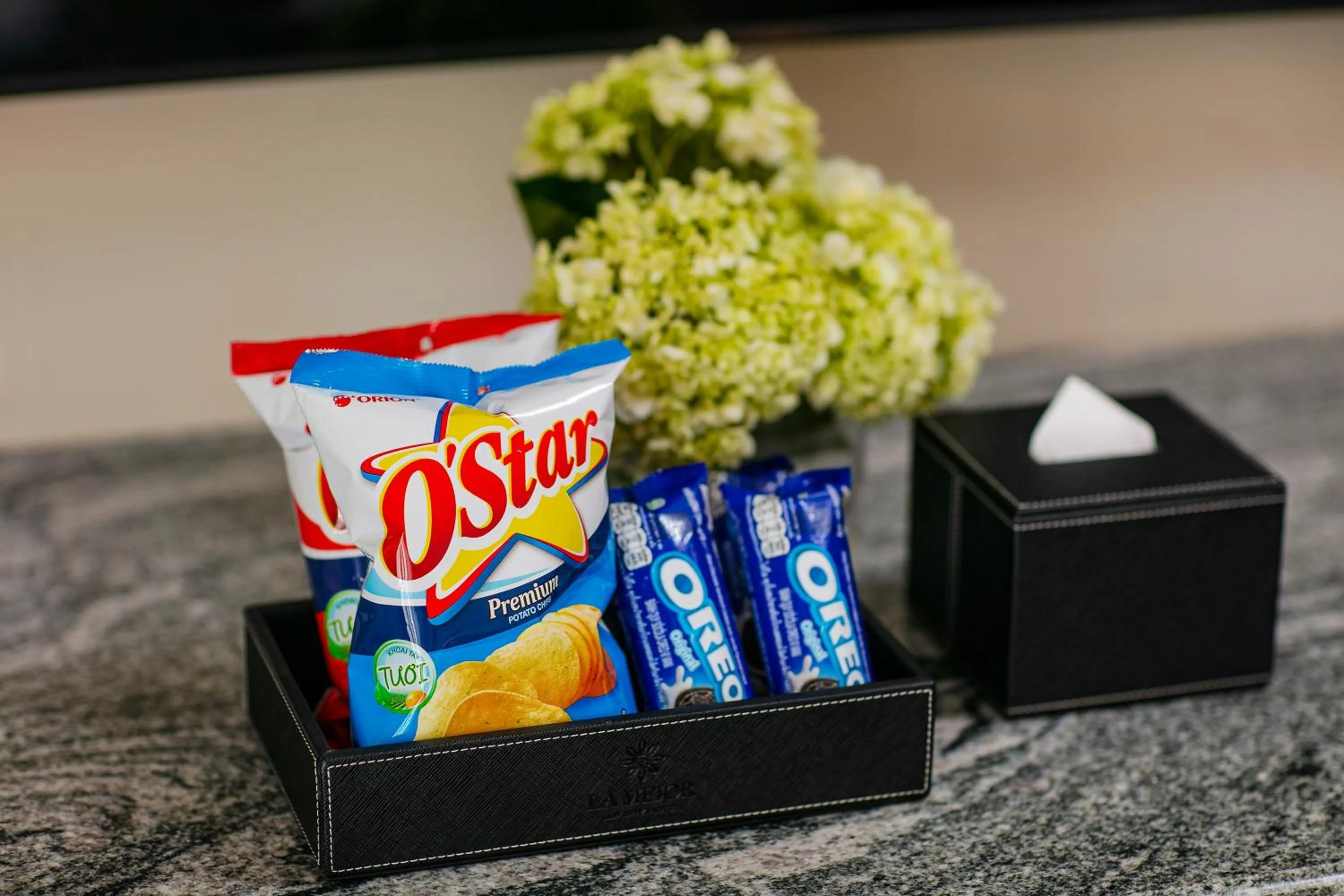 oven in La Mejor Hotel & Sky Bar