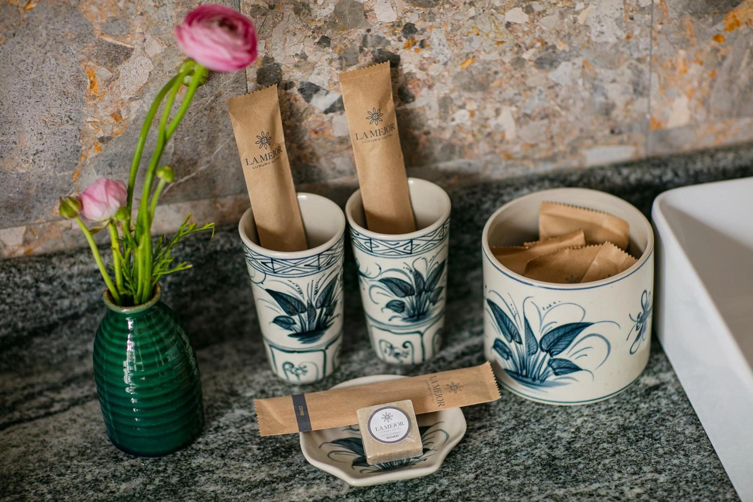Bathroom in La Mejor Hotel & Sky Bar