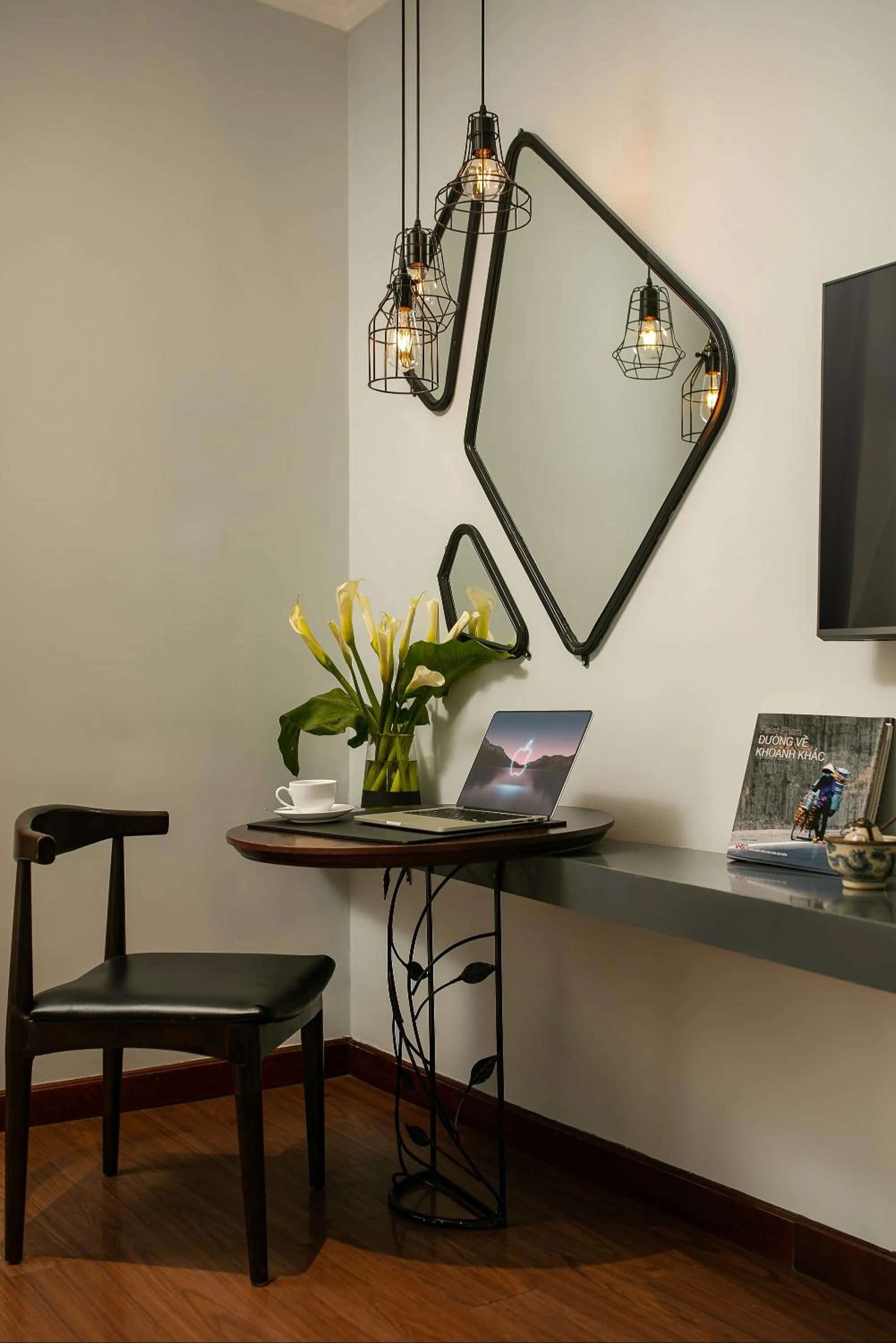 hair dresser in La Mejor Hotel & Sky Bar