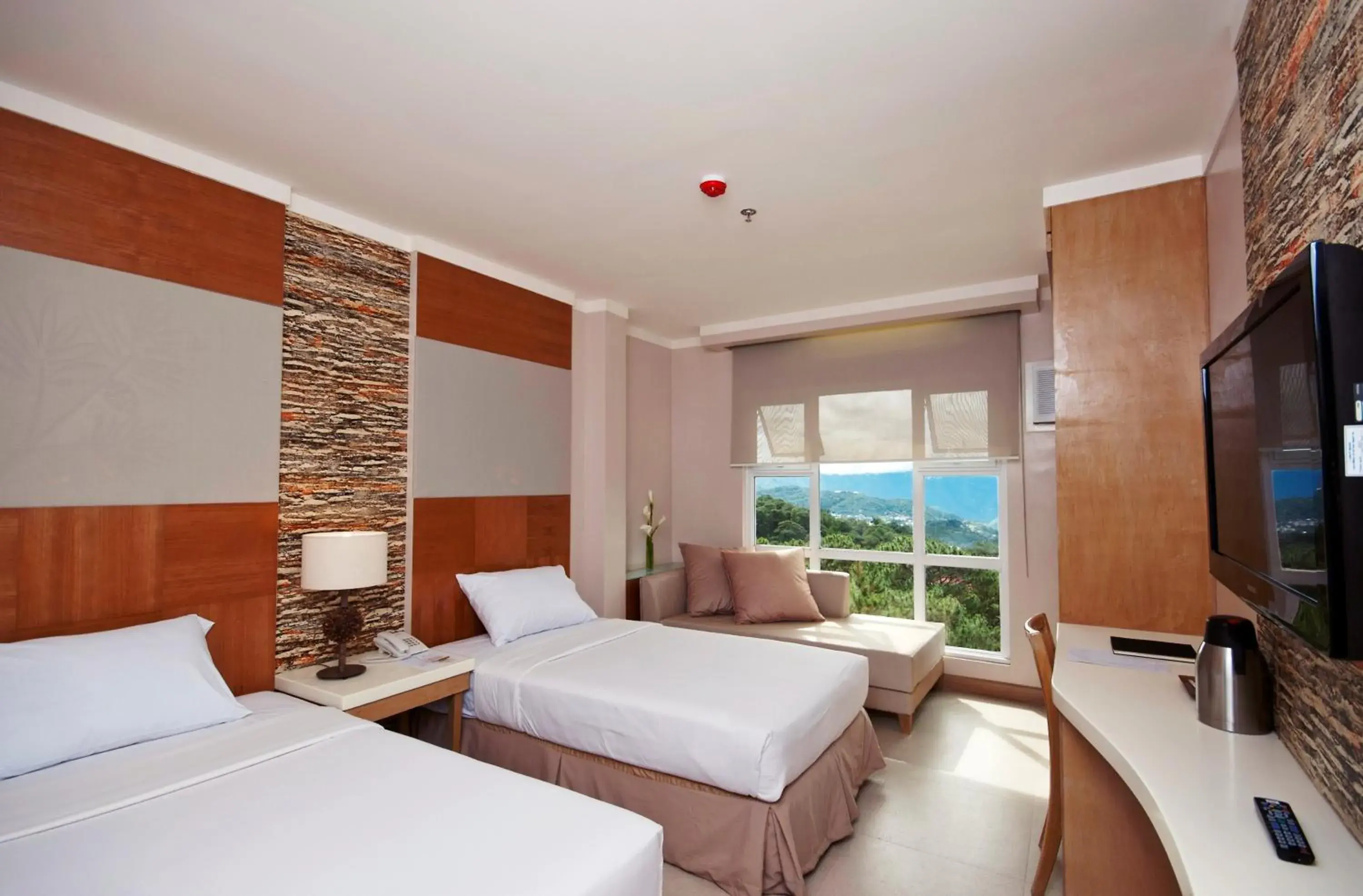 Deluxe Twin Room in Chalet Baguio Deluxe Twin Room in Chalet Baguio