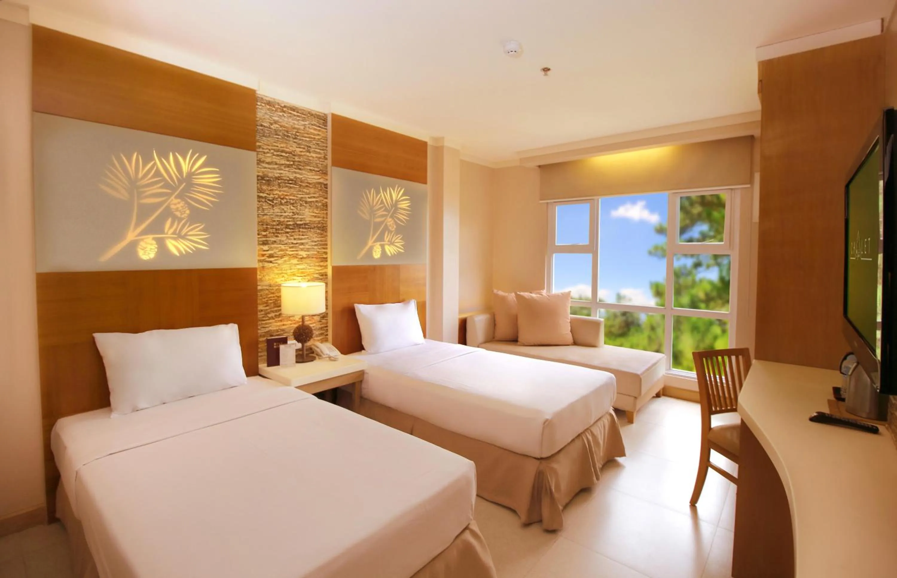 Day, Bed in Chalet Baguio