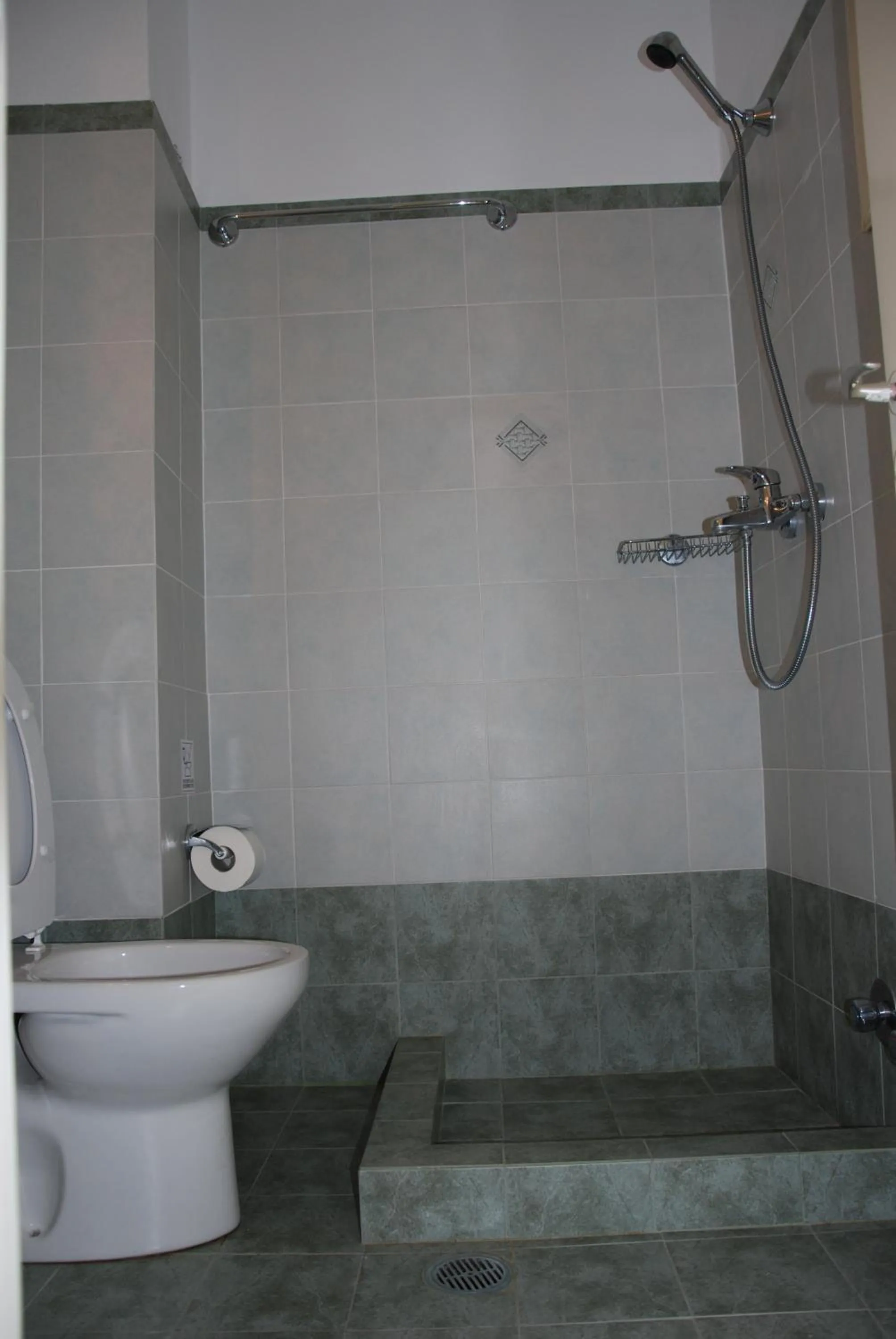 Shower in Koulas Pension - Red Lake