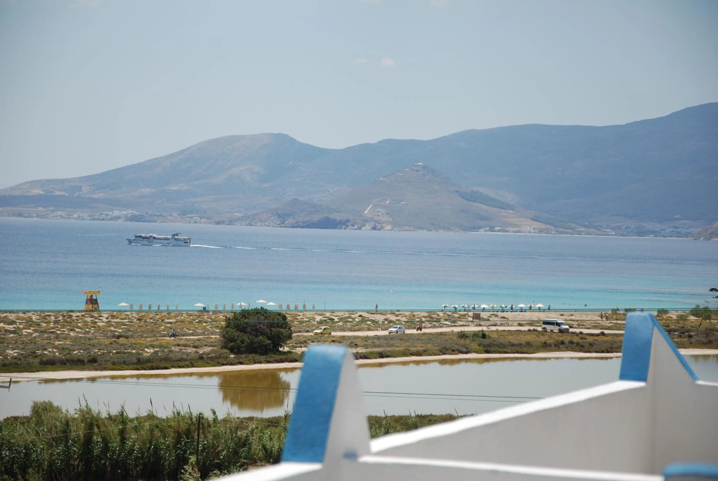 Sea view in Koulas Pension - Red Lake