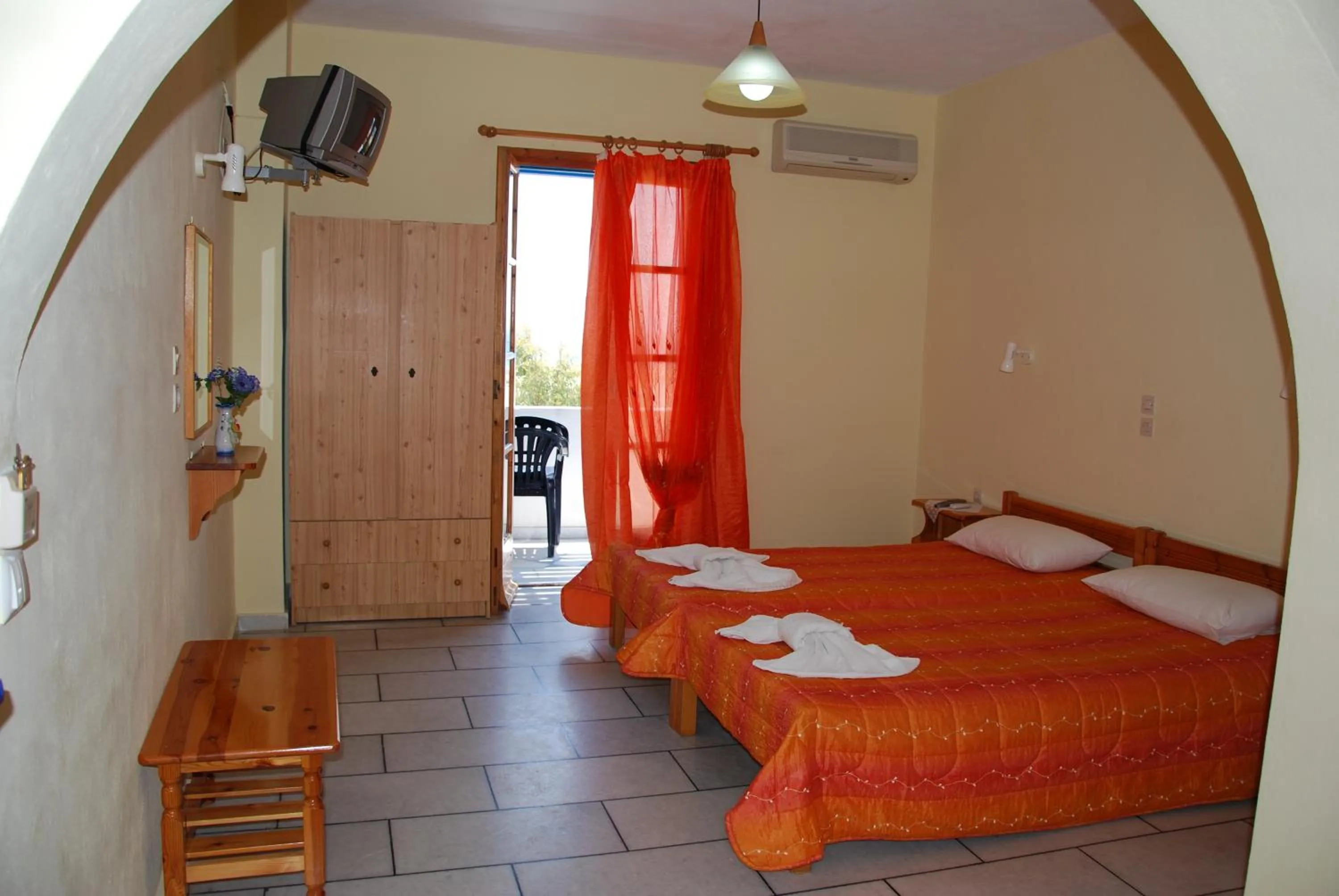 Bed in Koulas Pension - Red Lake