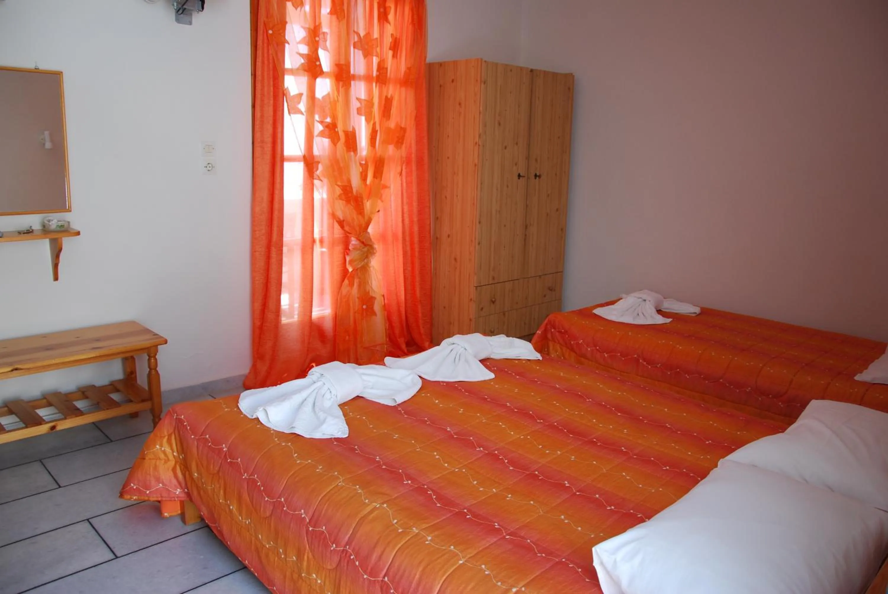 Day, Bed in Koulas Pension - Red Lake